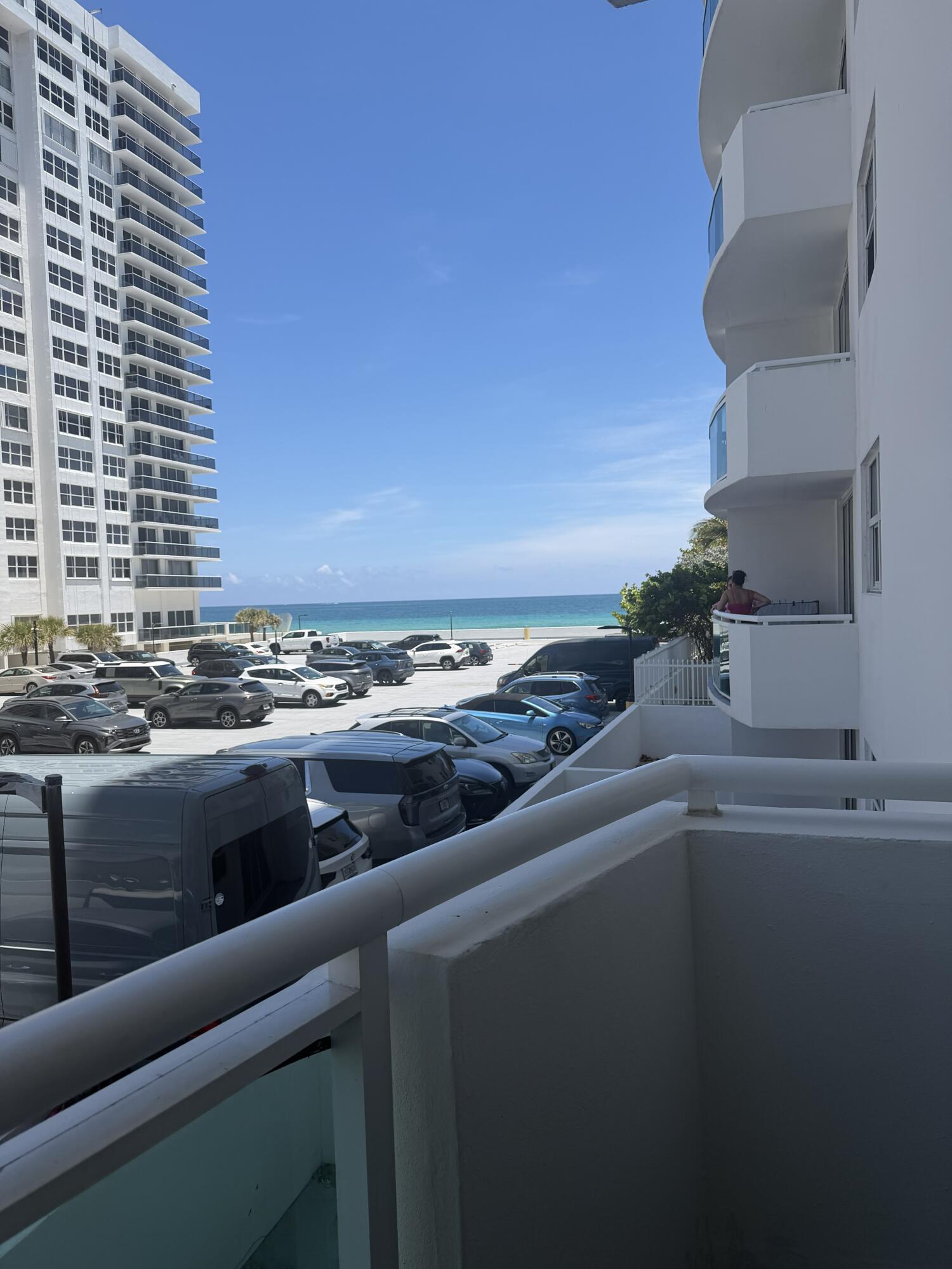 1BR – Condominium at 3001 S Ocean Drive
