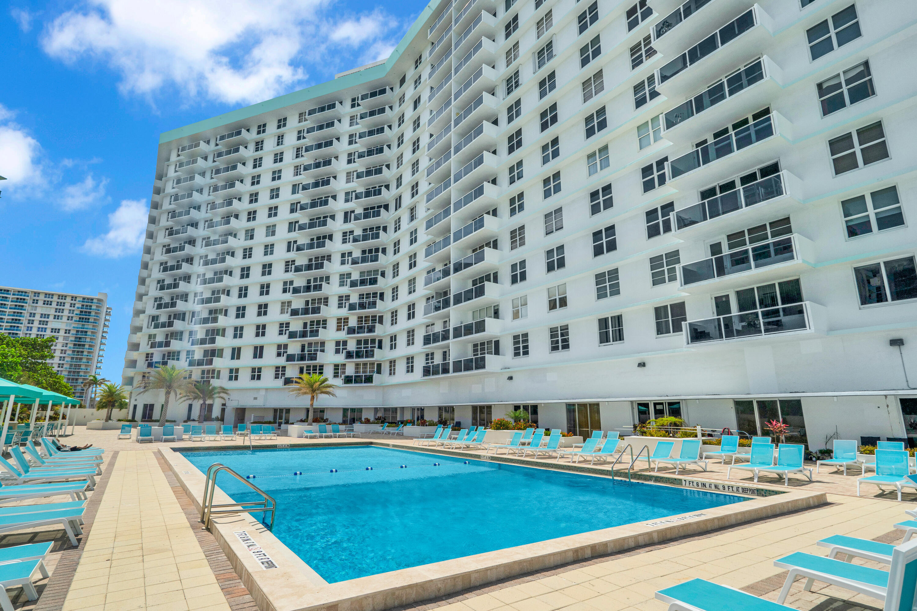 1BR – Condominium at 3725 S Ocean Drive #1215
