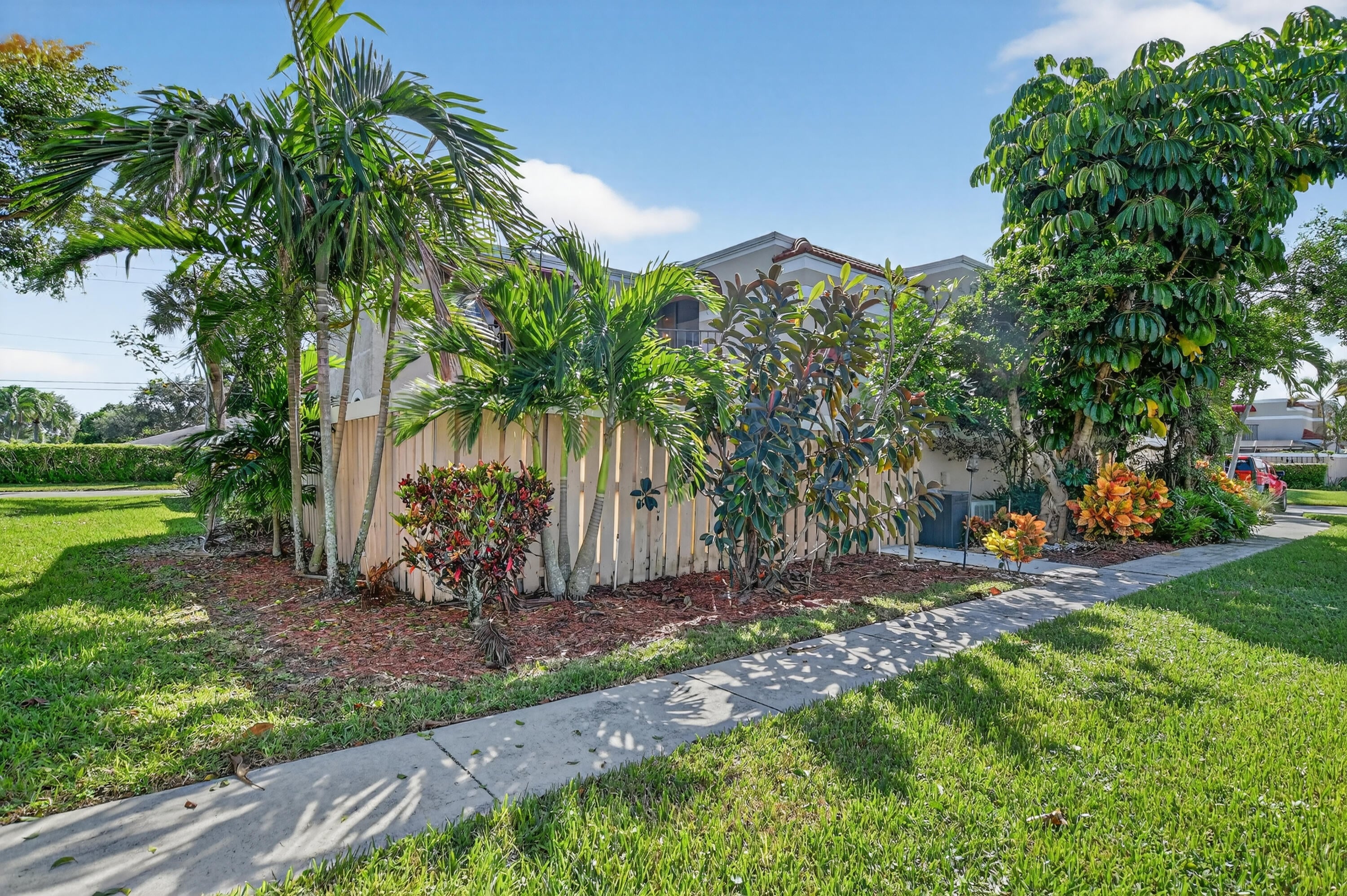 3BR – Townhouse at 4005 Village Drive #B
