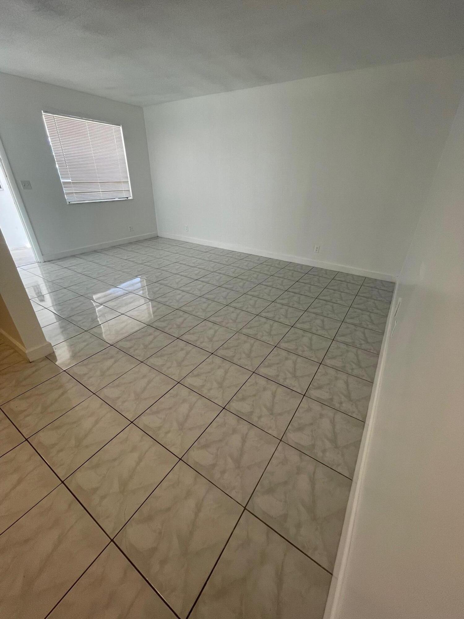 1BR – Apartment at 400 SE 9th Court #Apt 9