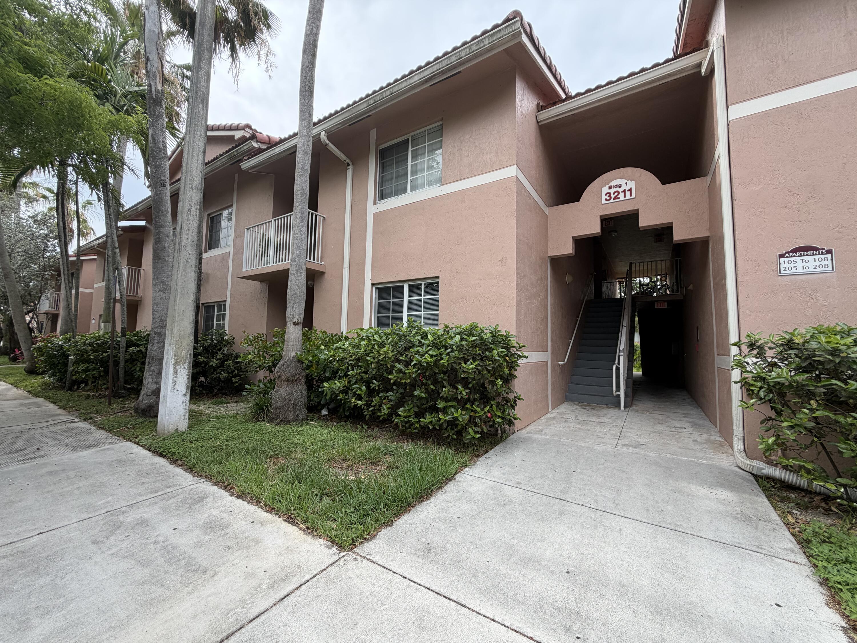 2BR – Condominium at 3211 Sabal Palm Manor #105