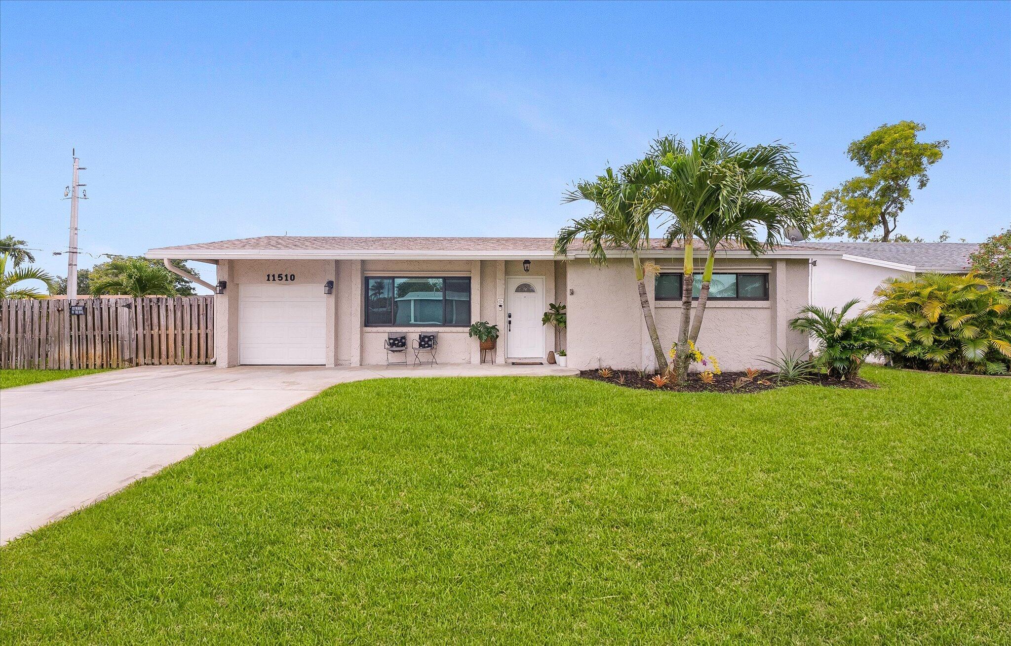3BR – SingleFamilyResidence at 11510 NW 31st Place