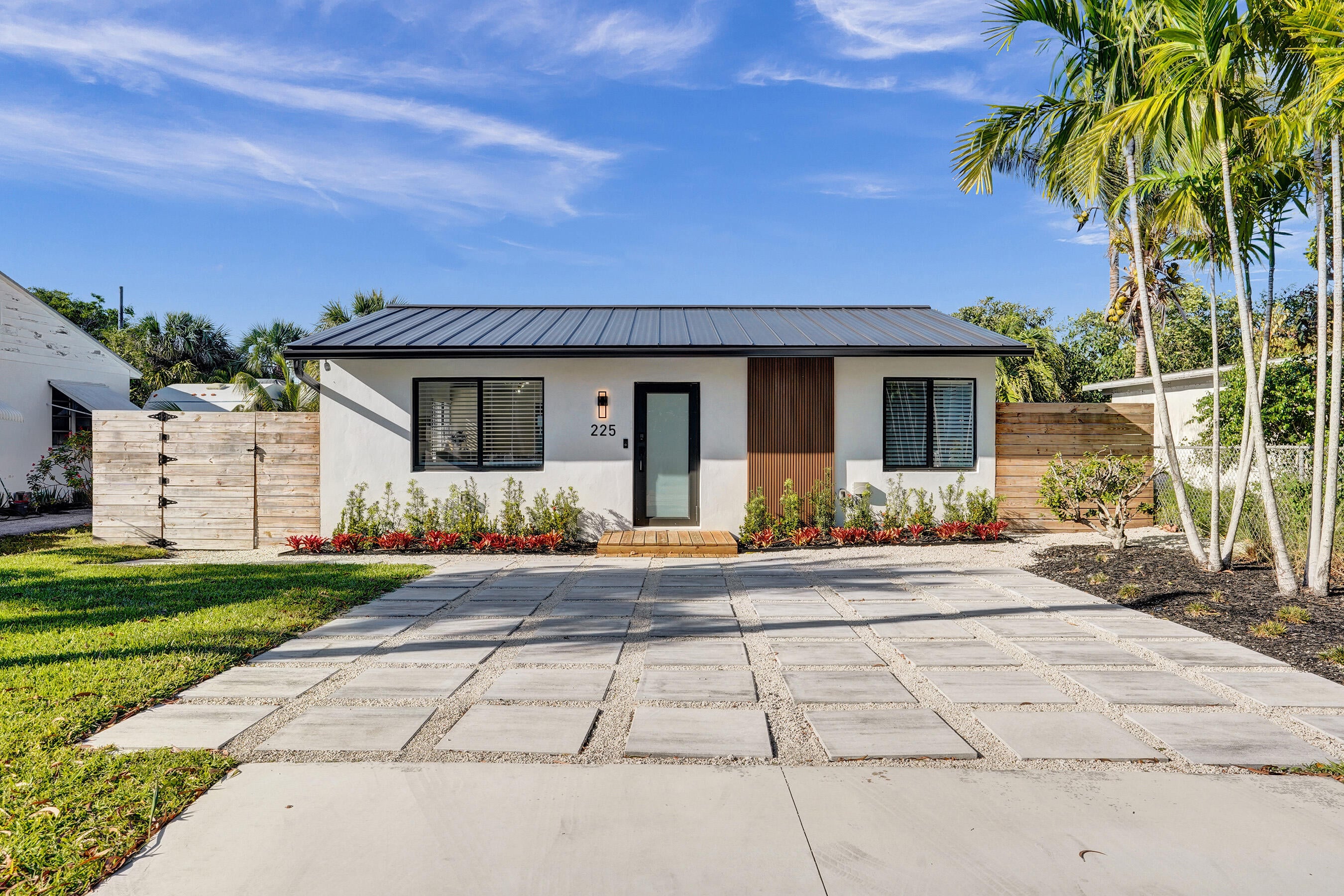4BR – SingleFamilyResidence at 225 NE 10th Street