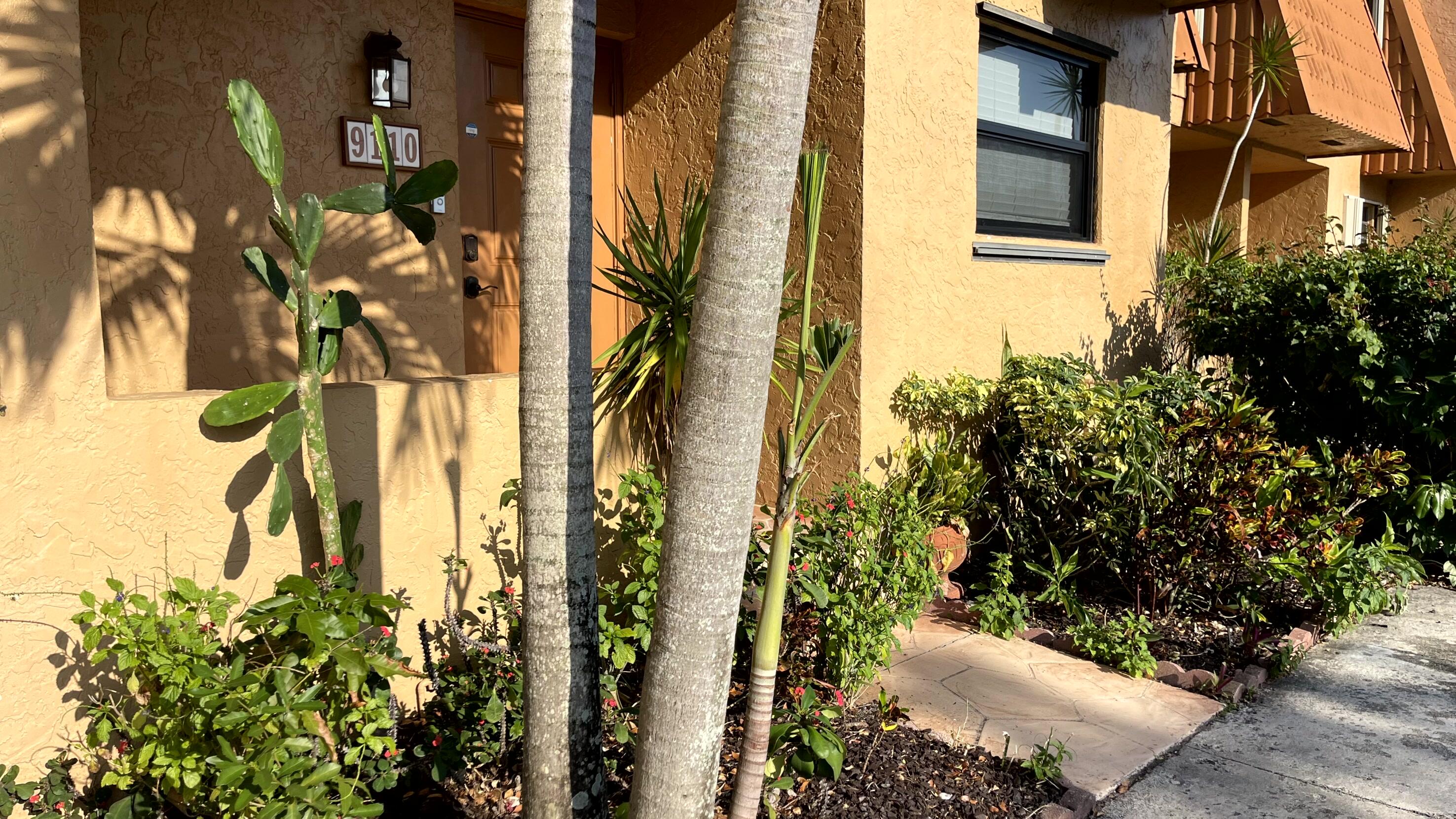 3BR – Townhouse at 9110 Orchid Tree Lane #138