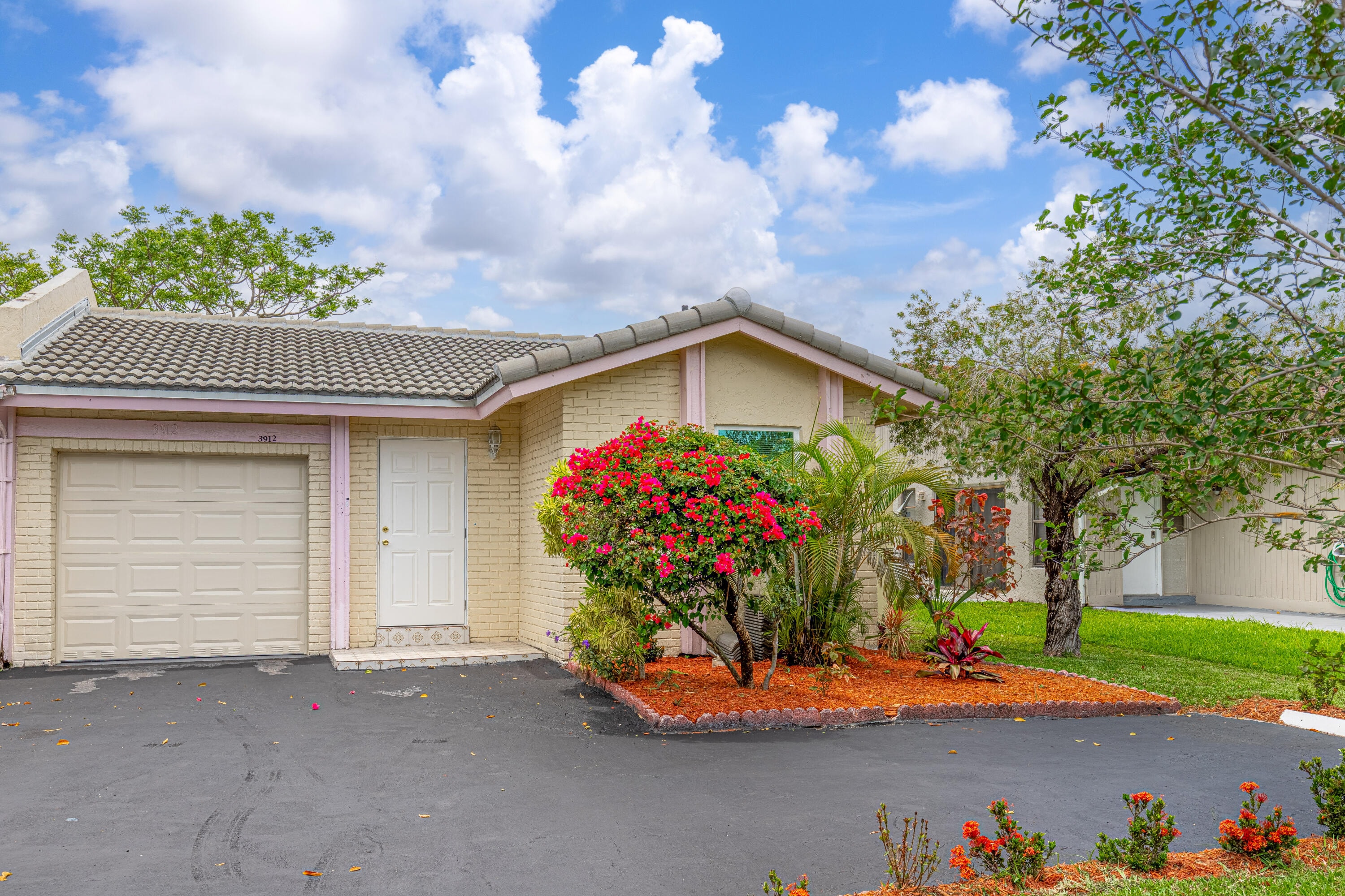 3BR – Apartment at 3912 NW 110th Avenue