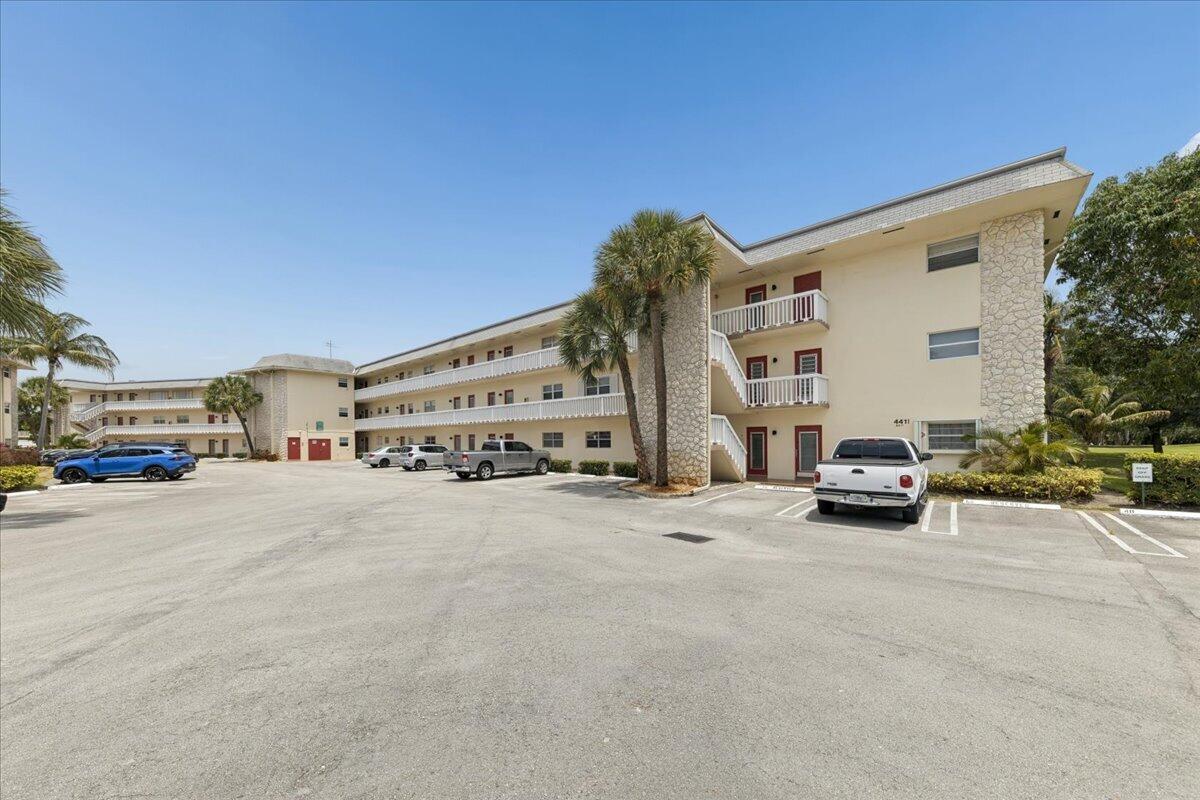 1BR – Condominium at 4411 NW 16th Street #Apt 206