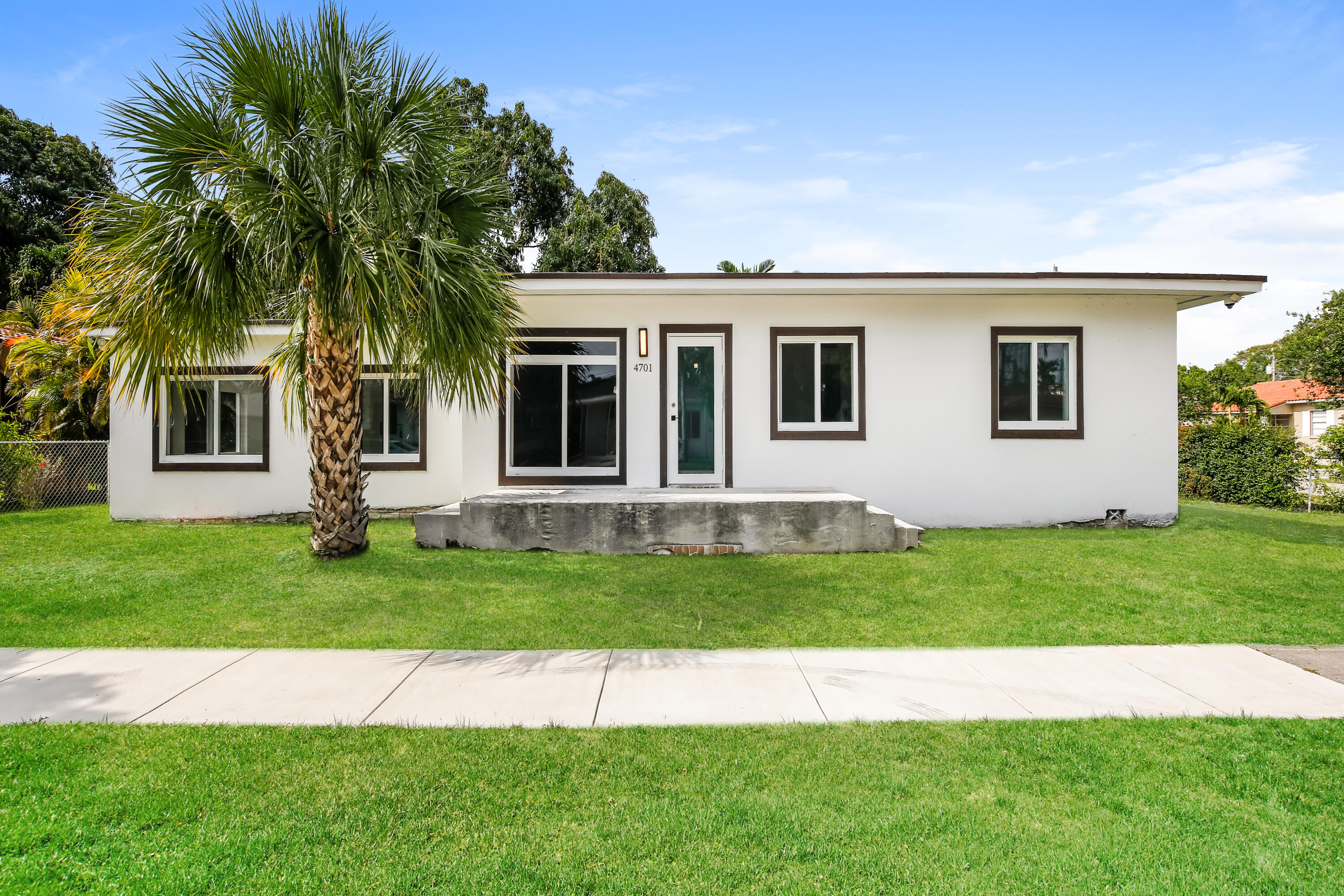 4BR – SingleFamilyResidence at 4701 SW 7th Street