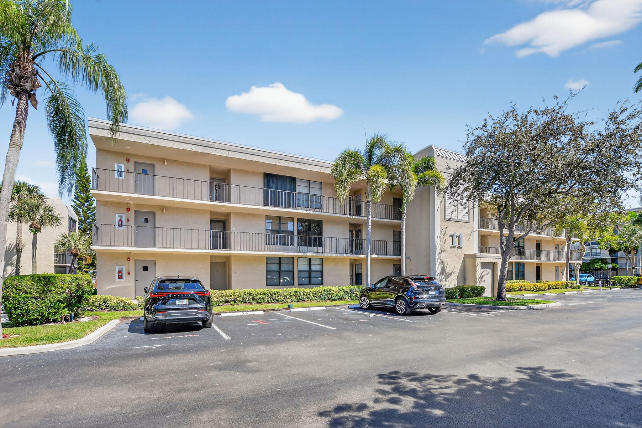 2BR – Condominium at 11 Royal Palm Way #3040