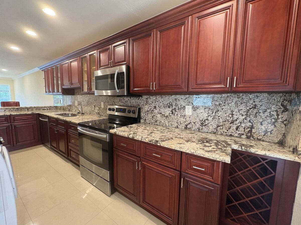 2BR – Condominium at 1441 NW 19th Terrace #201