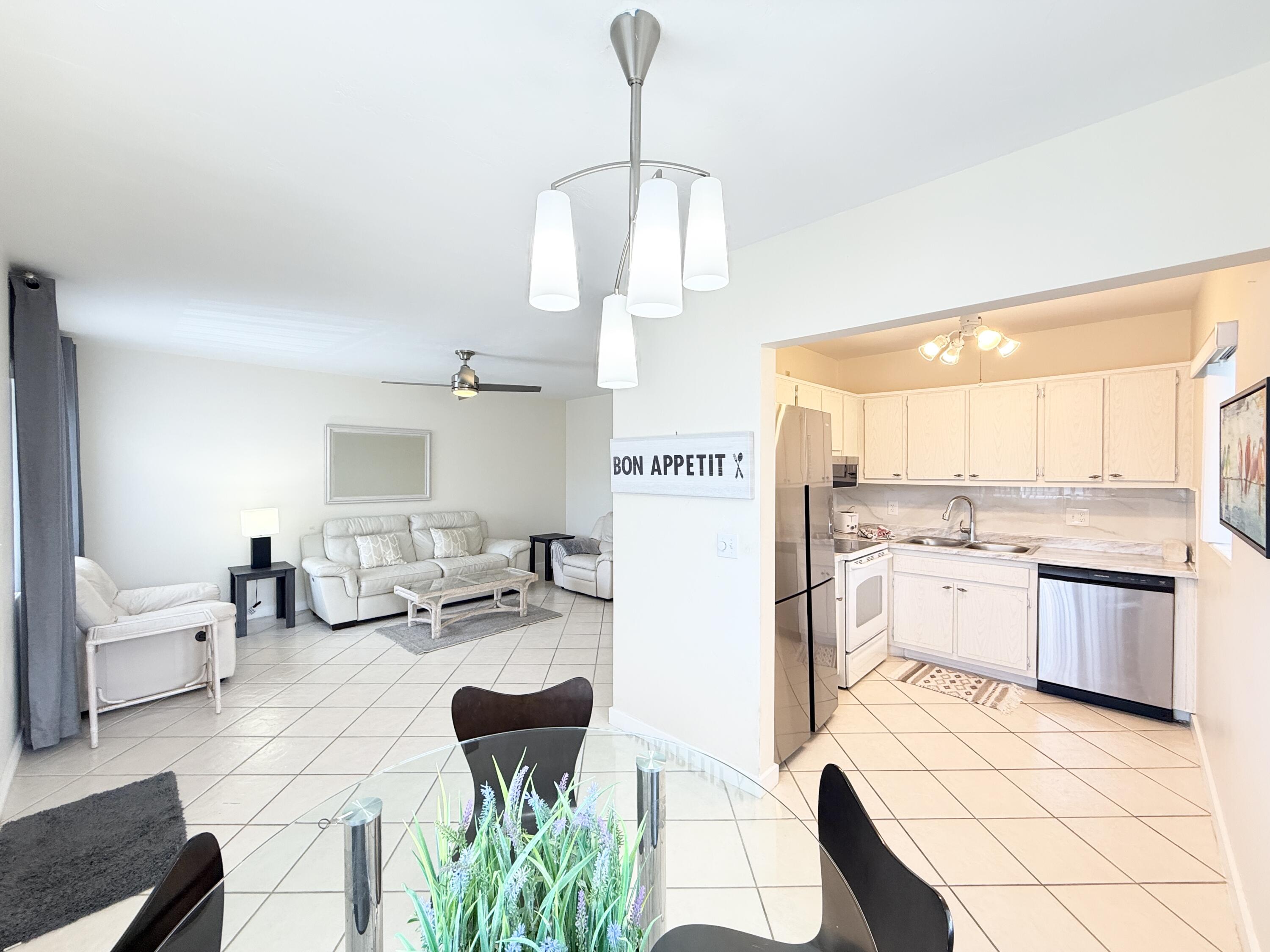 2BR – Condominium at 2880 Lake Osborne Drive #205