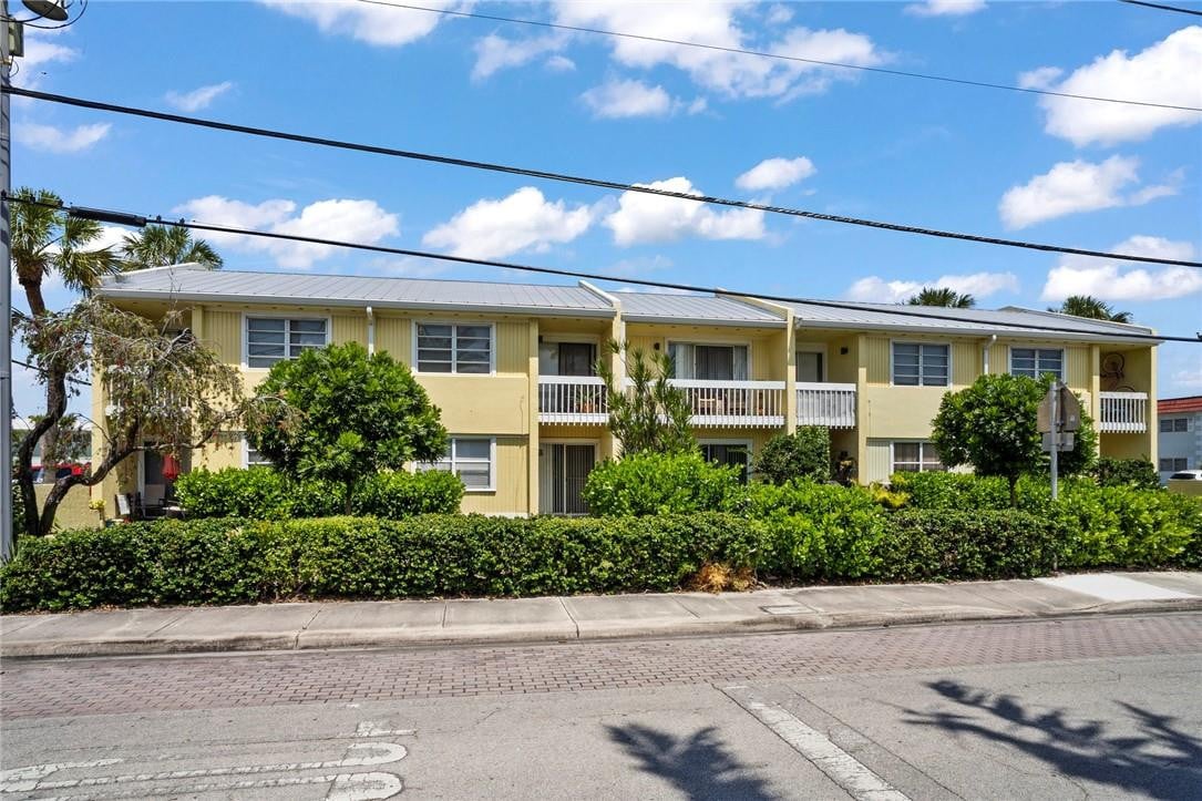 1BR – Condominium at 2121 NE 36th Street #2121
