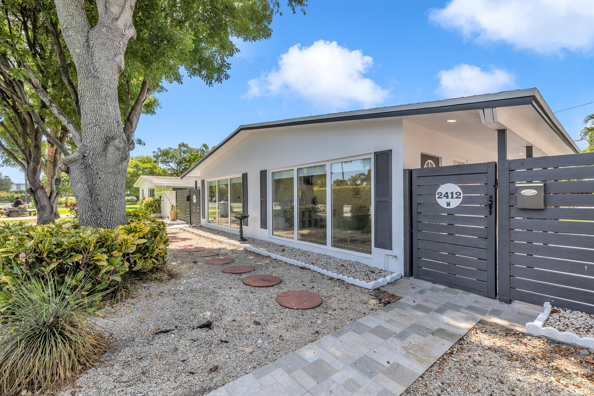 2BR – SingleFamilyResidence at 2412 NE 4th Street #W