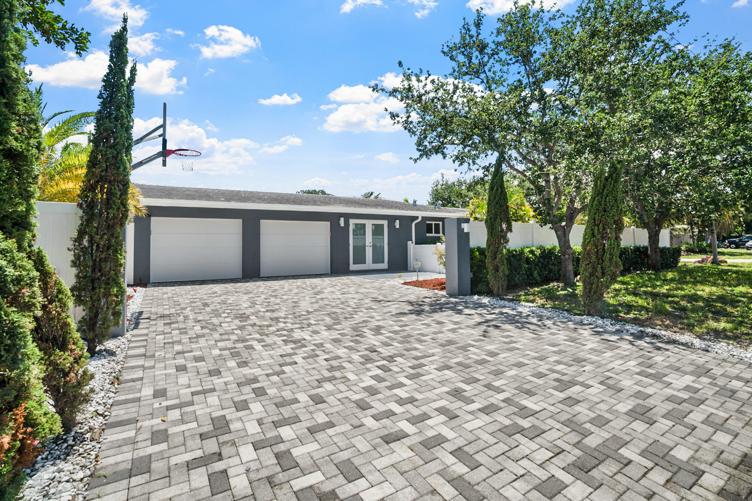 4BR – SingleFamilyResidence at 5496 NE 22nd Avenue