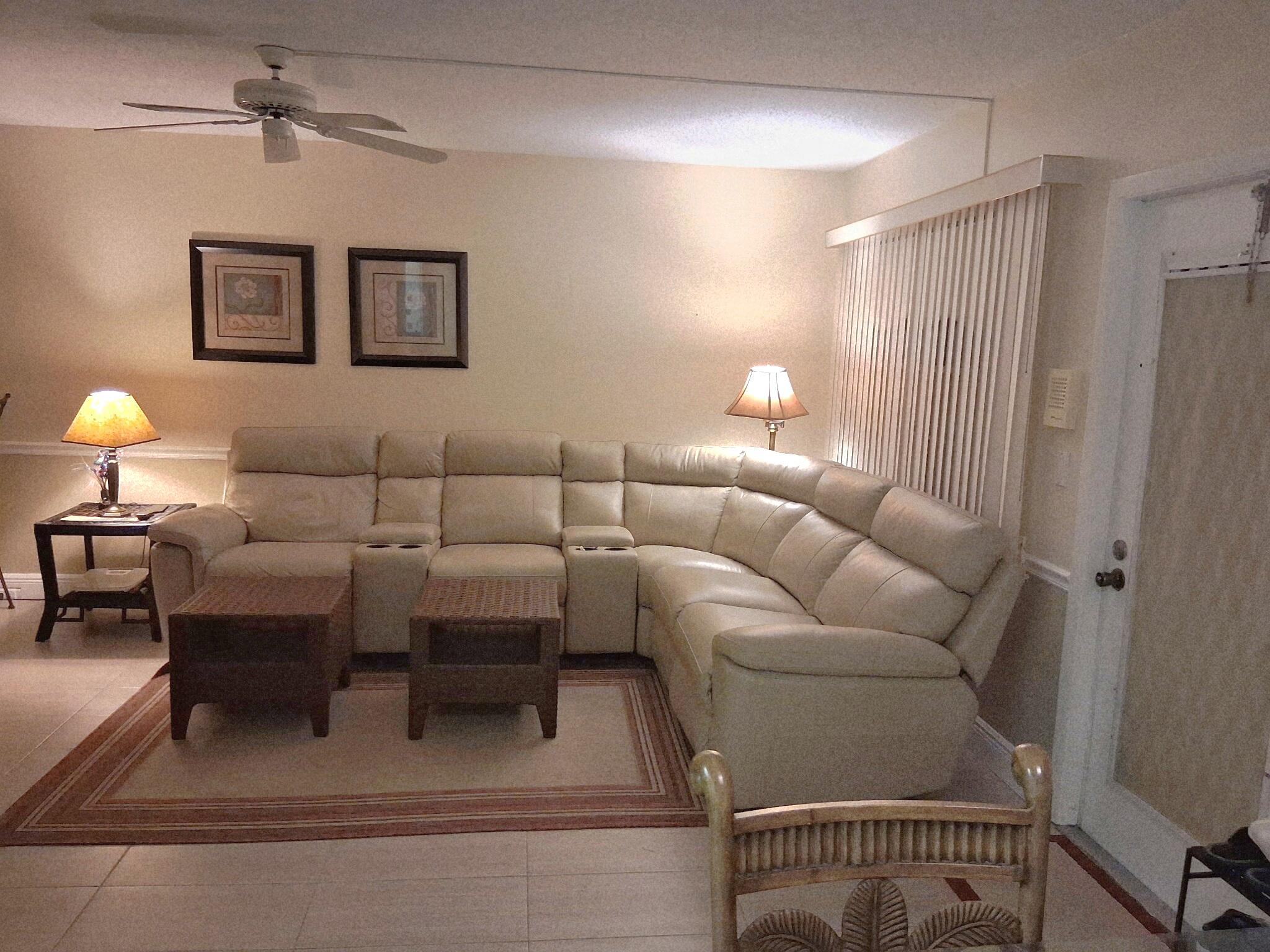 2BR – Condominium at 4023 Newport H