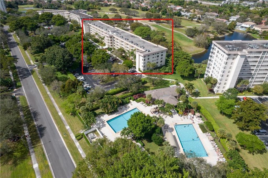 2BR – Condominium at 3503 Oaks Way #505