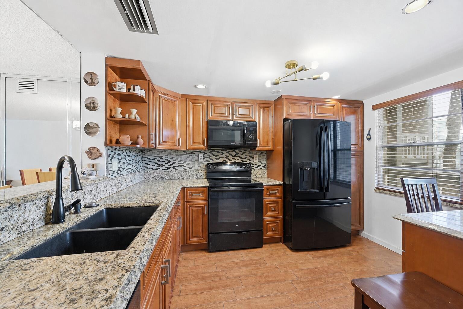 2BR – Condominium at 3005 Portofino Isle #M2