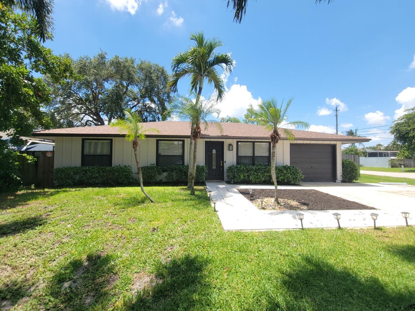 3BR – SingleFamilyResidence at 3390 Artesian Drive