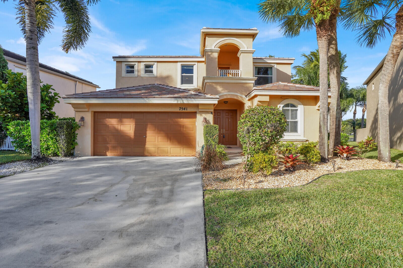 5BR – SingleFamilyResidence at 7541 Downwinds Lane