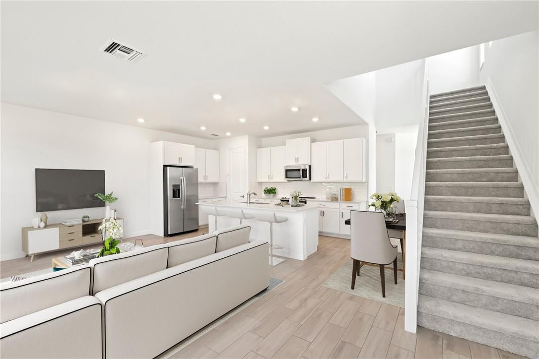 3BR – Townhouse at 5653 Stradella Drive