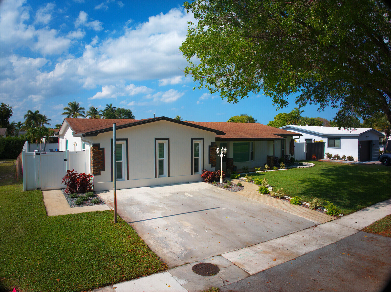 4BR – SingleFamilyResidence at 8651 NW 18th Street