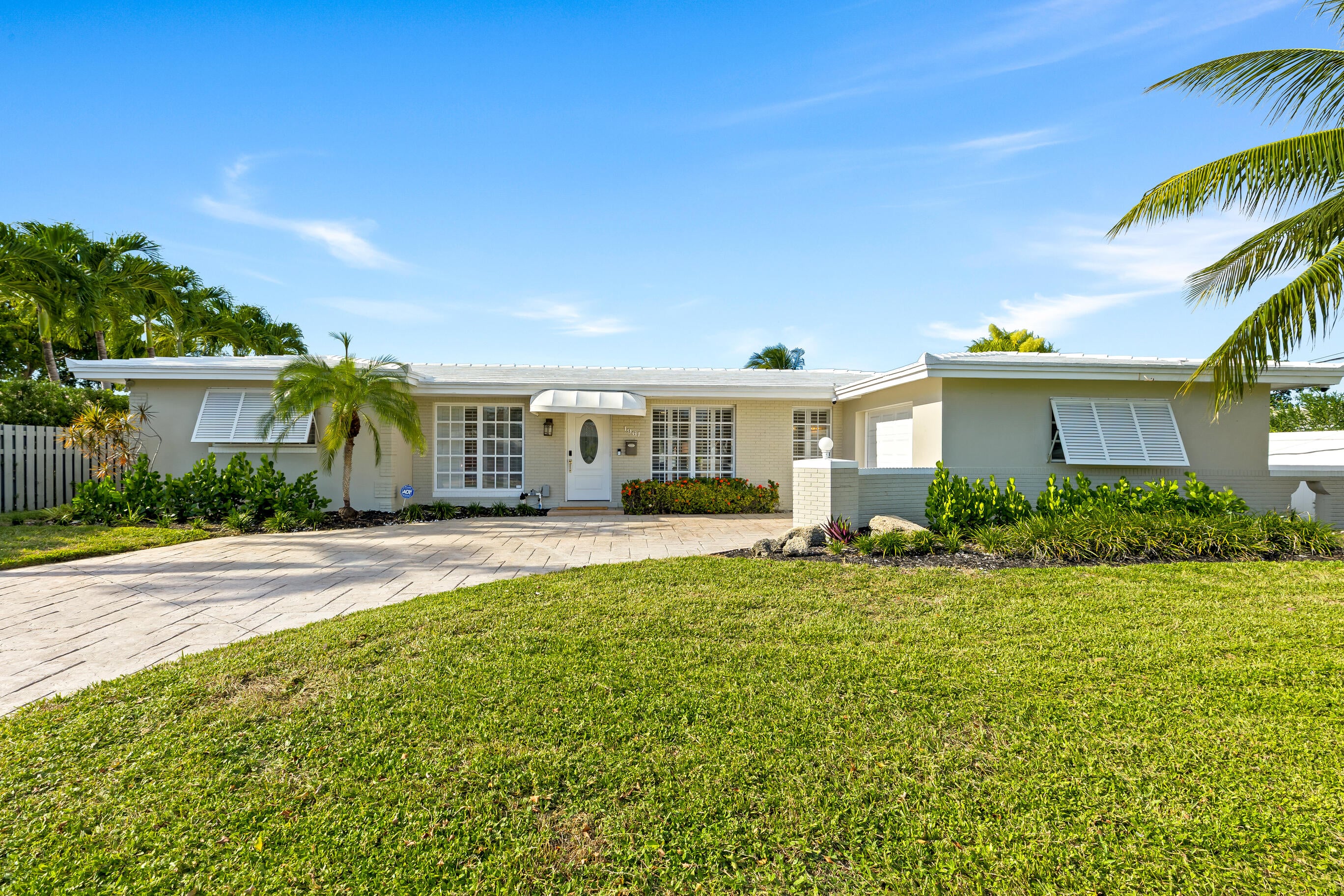 3BR – SingleFamilyResidence at 1961 NE 62nd Court