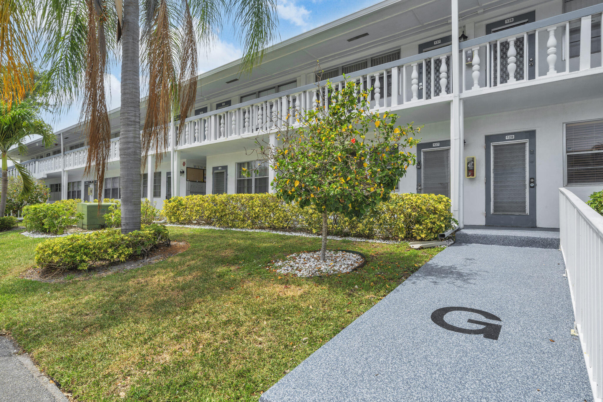 1BR – Condominium at 127 Westbury G