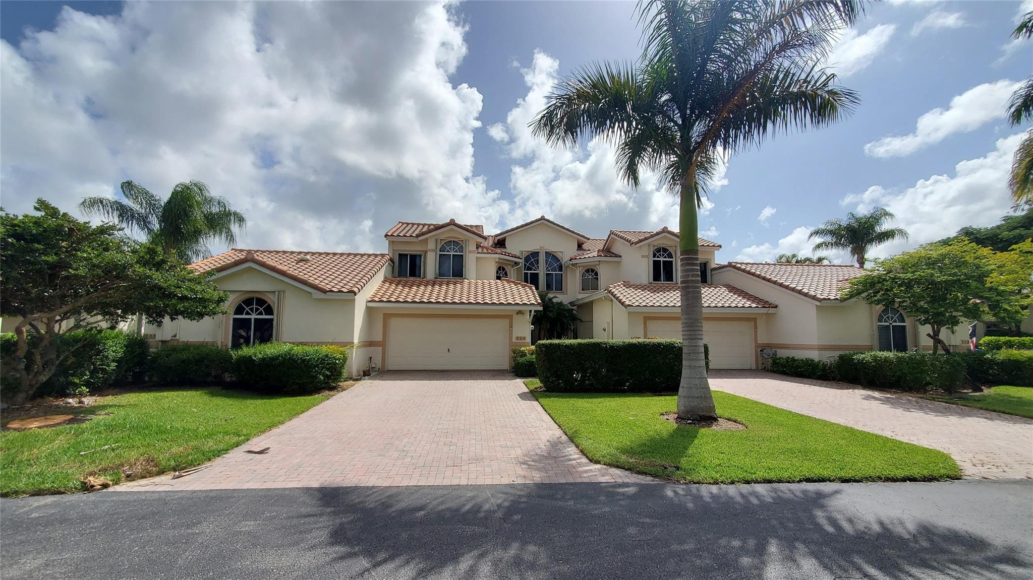 3BR – Townhouse at 504 W Palm Aire Drive #504