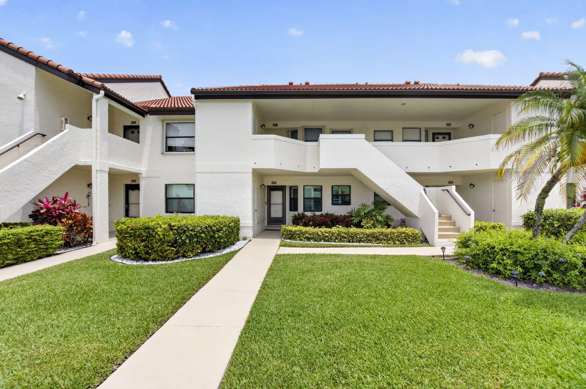 2BR – Condominium at 5907 Parkwalk Drive