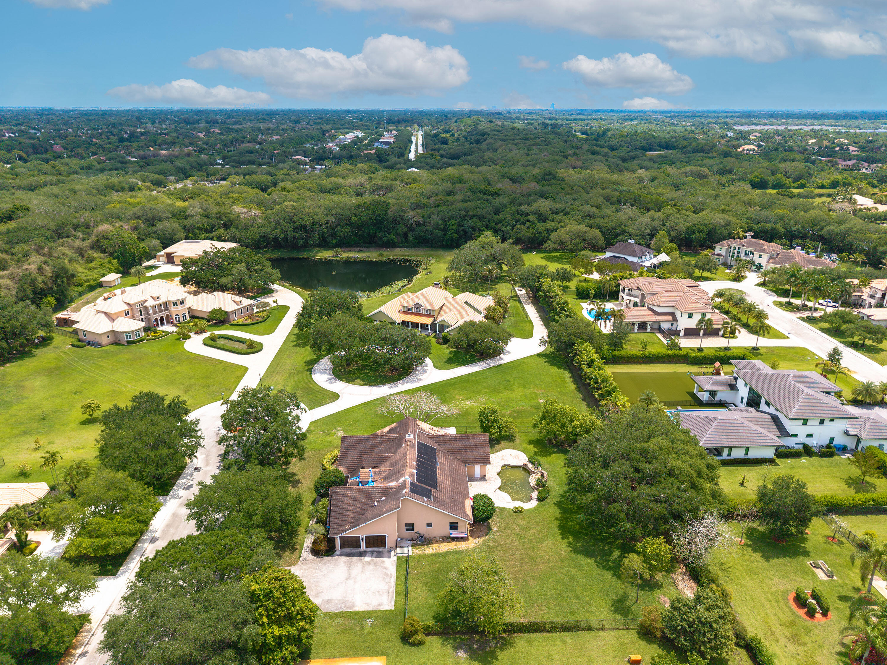 4BR – SingleFamilyResidence at 13360 SW 36th Court