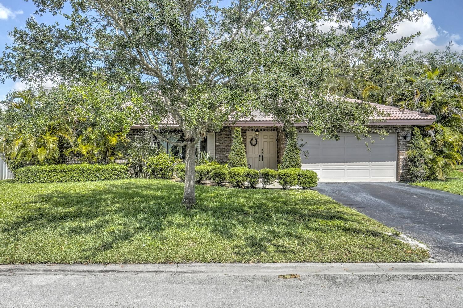 4BR – SingleFamilyResidence at 1677 NW 111th Way