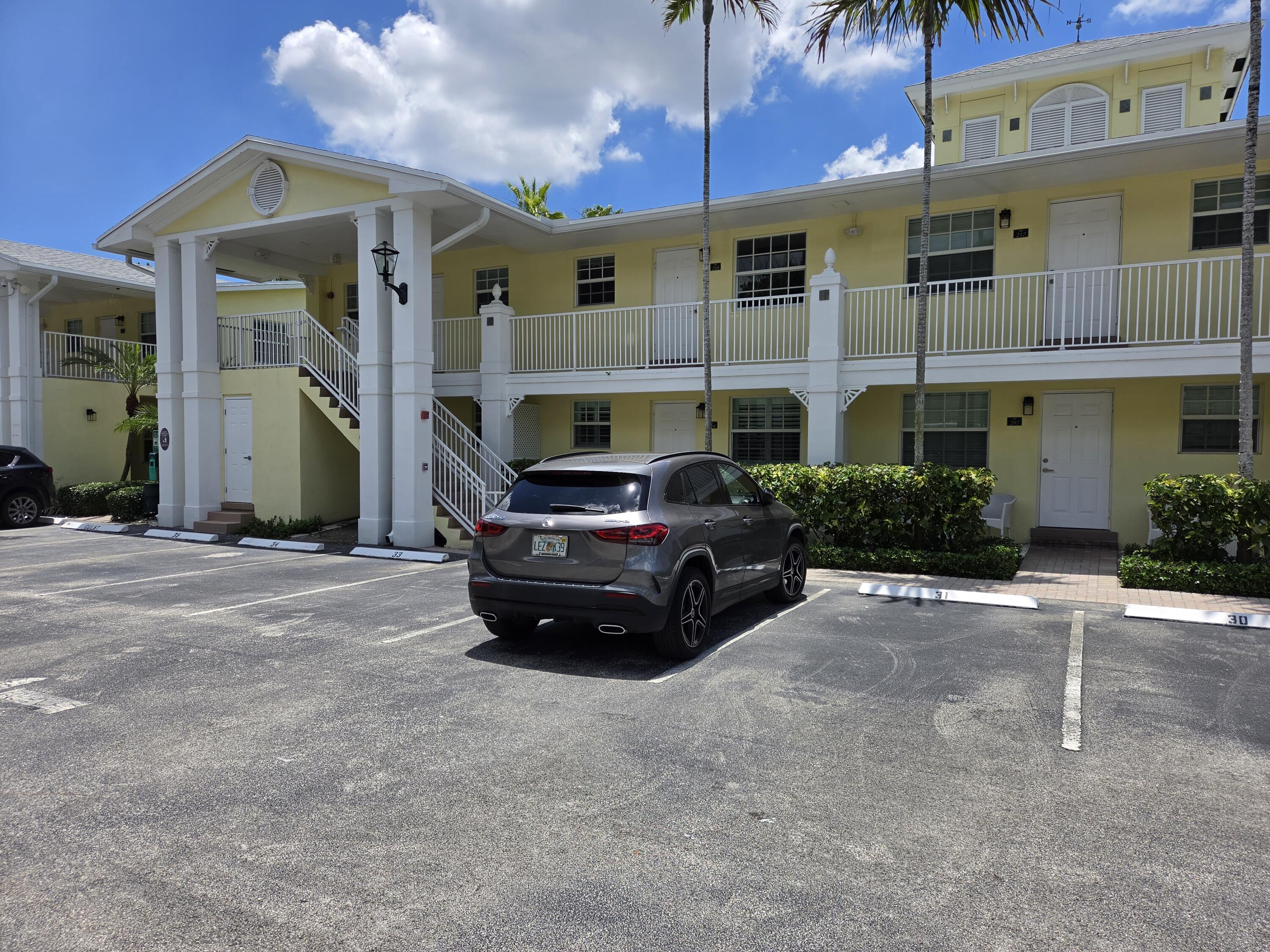2BR – Condominium at 2660 NE 8th Avenue #Unit 219