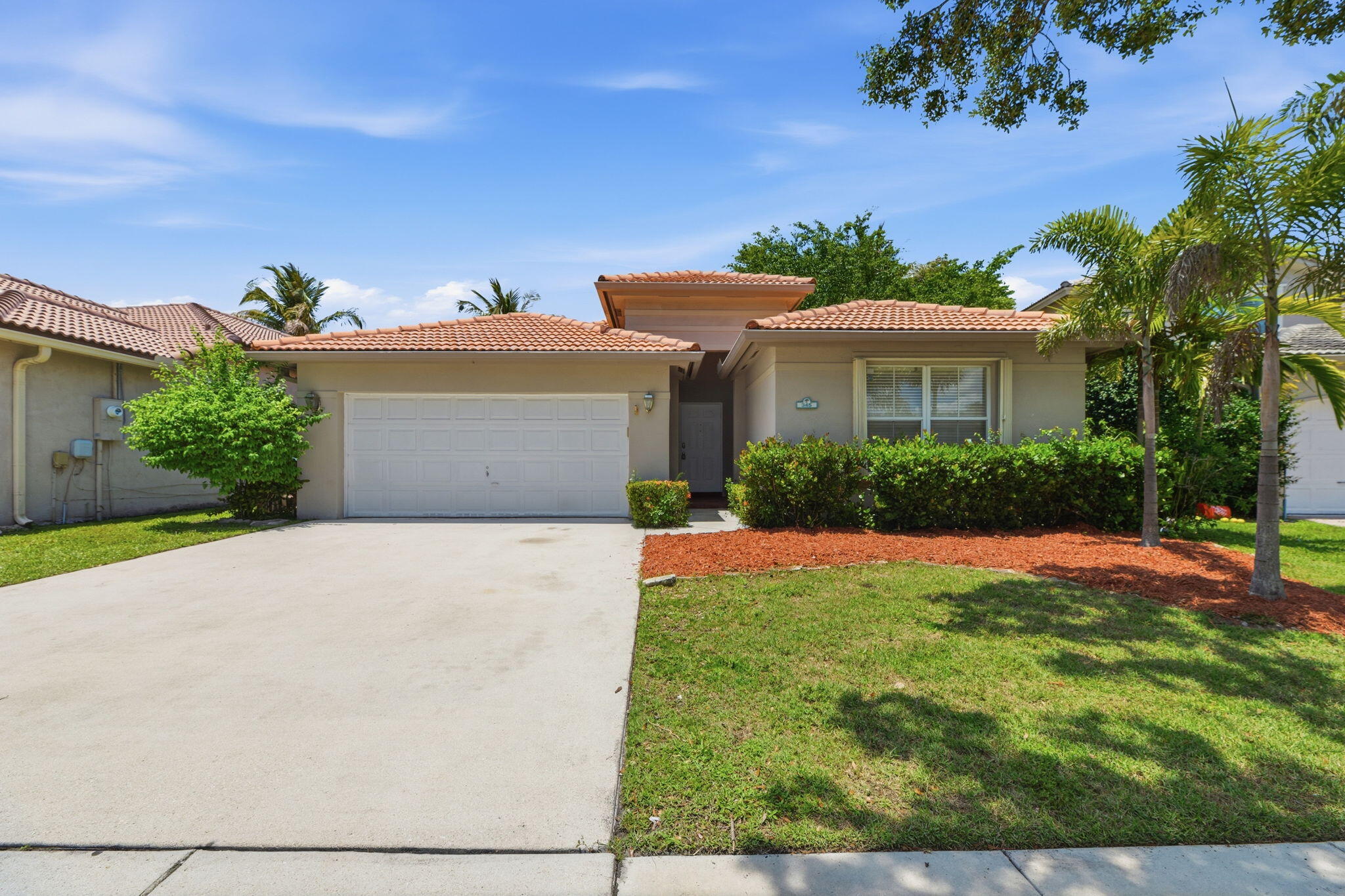 3BR – SingleFamilyResidence at 345 W Cypress Cove Circle