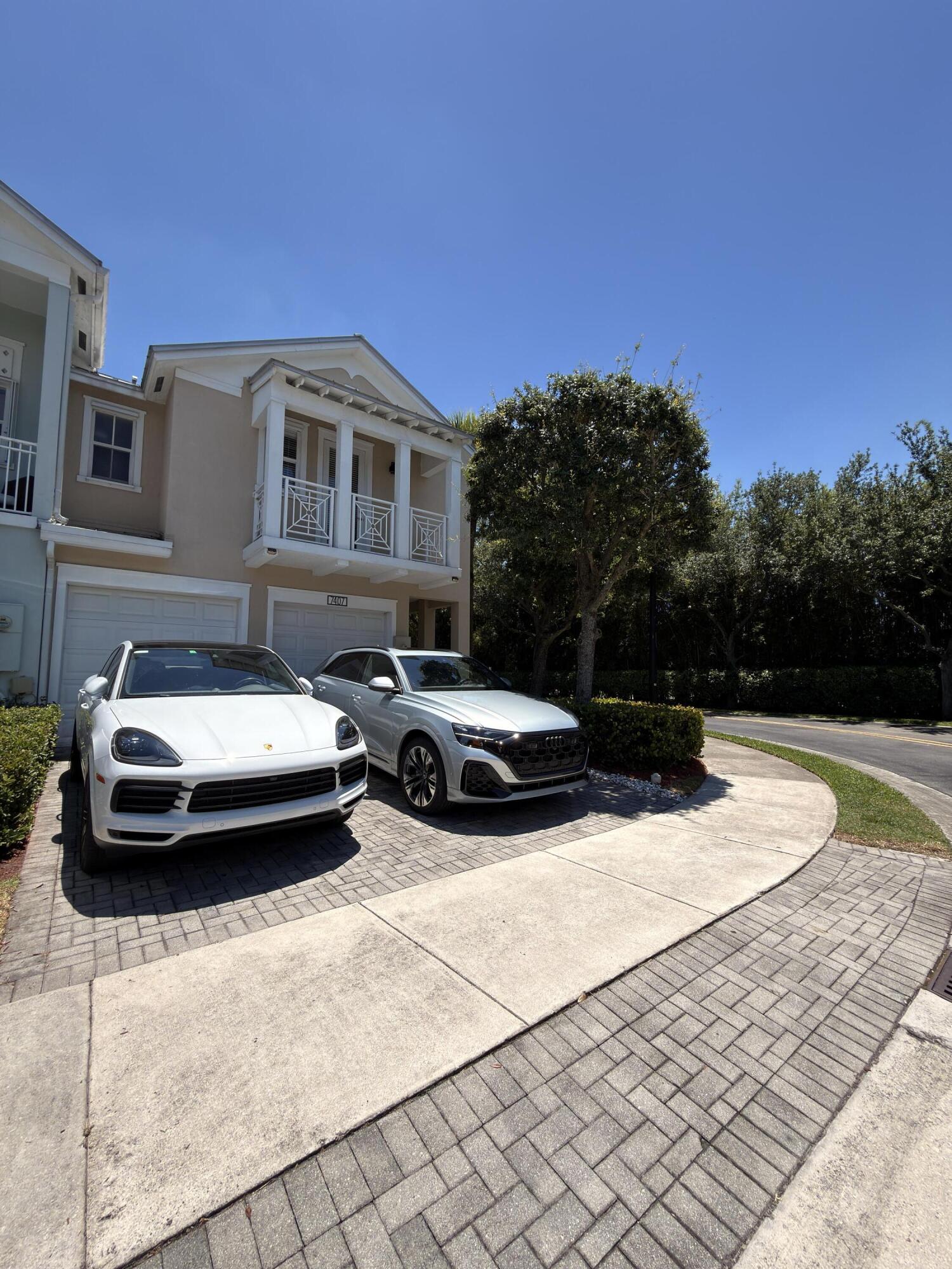 4BR – Townhouse at 7407 NW 108th Path