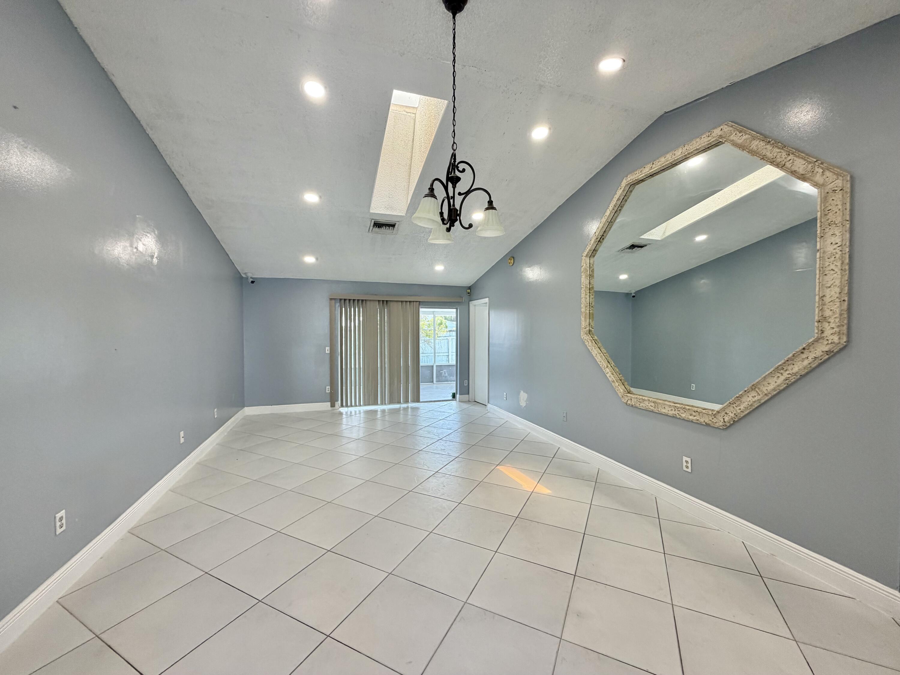 3BR – SingleFamilyResidence at 5072 Arbor Glen Circle