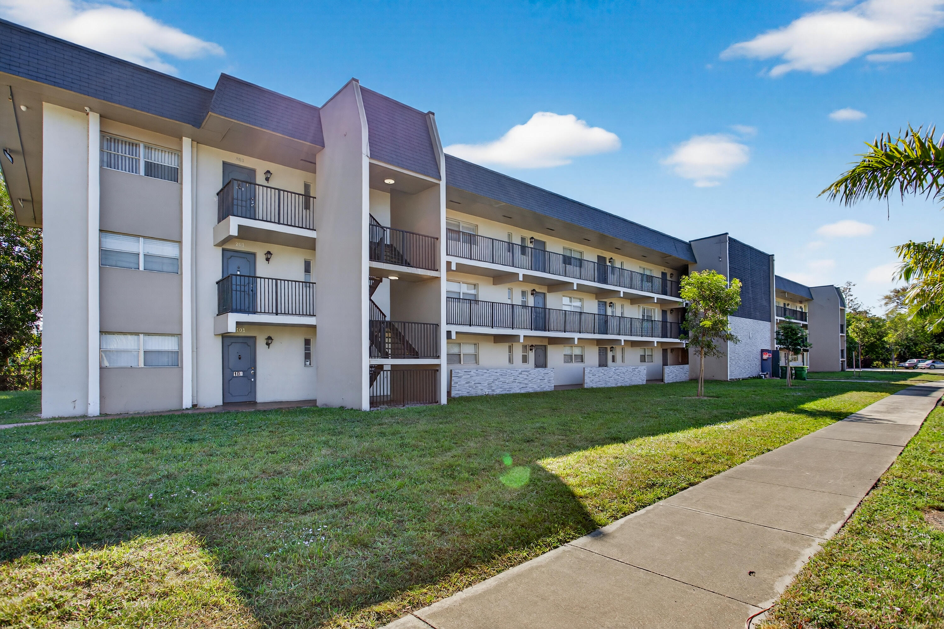 2BR – Condominium at 7820 S Colony Cir Circle #109
