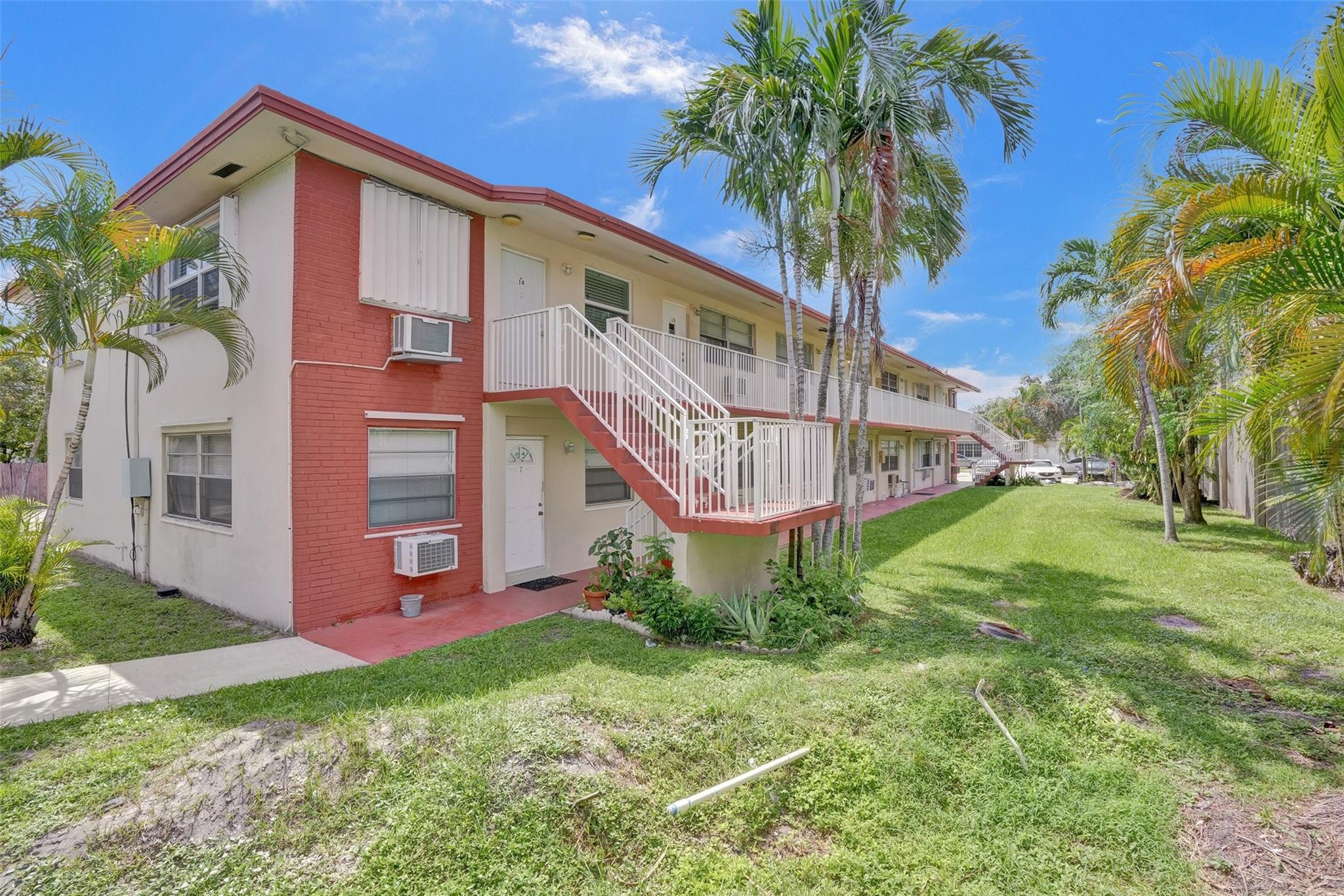 1BR – Condominium at 2915 Plunkett Street #5d