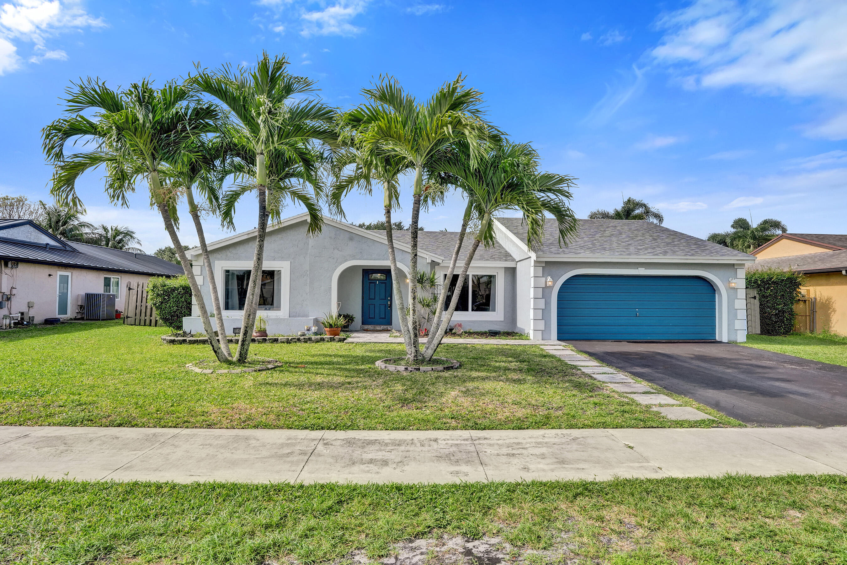 3BR – SingleFamilyResidence at 11614 SW 50th Street