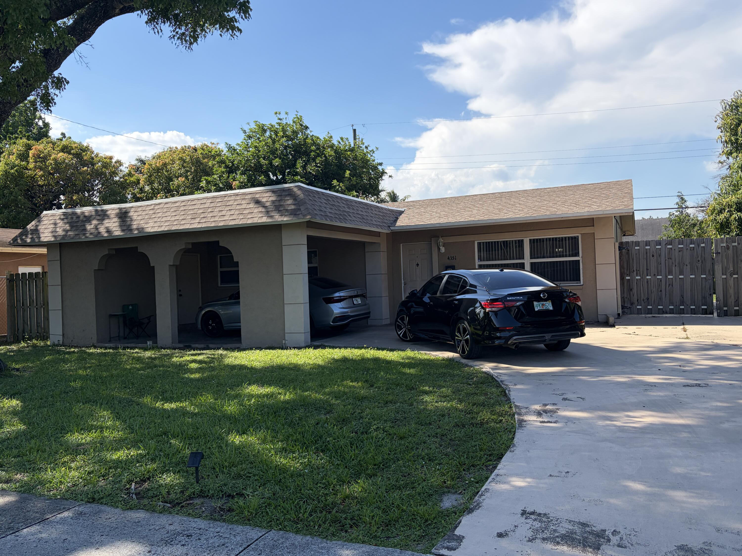 3BR – SingleFamilyResidence at 4351 NW 32nd Court