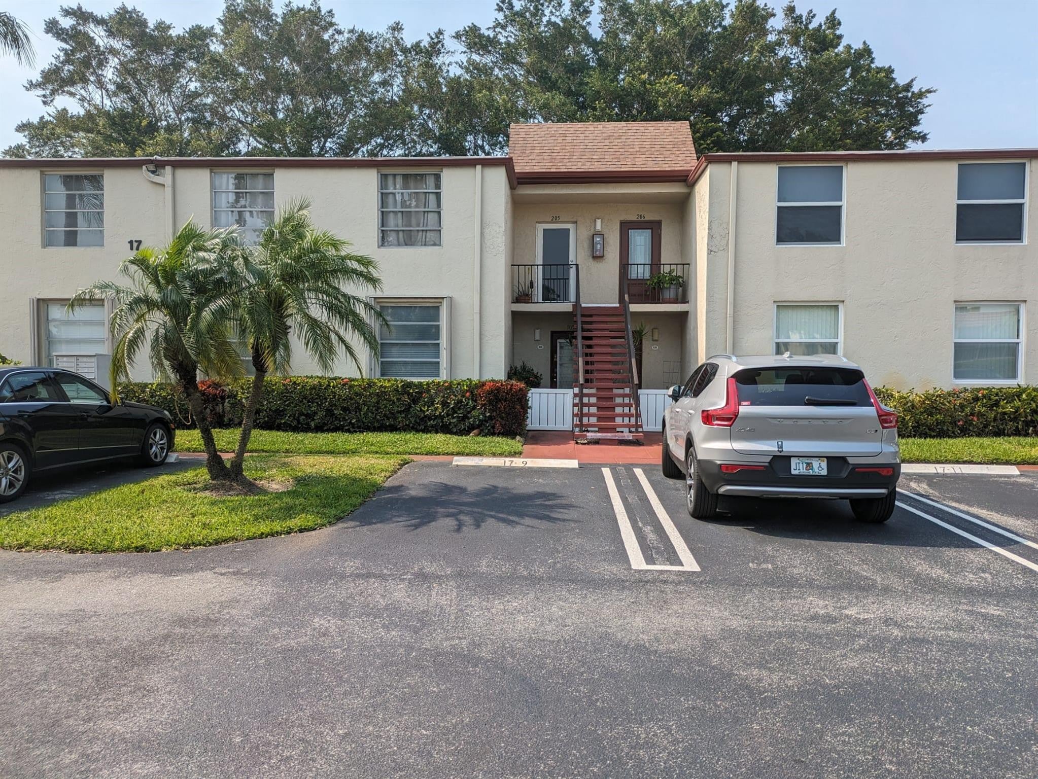 2BR – Condominium at 17 Willowbrook Lane #106