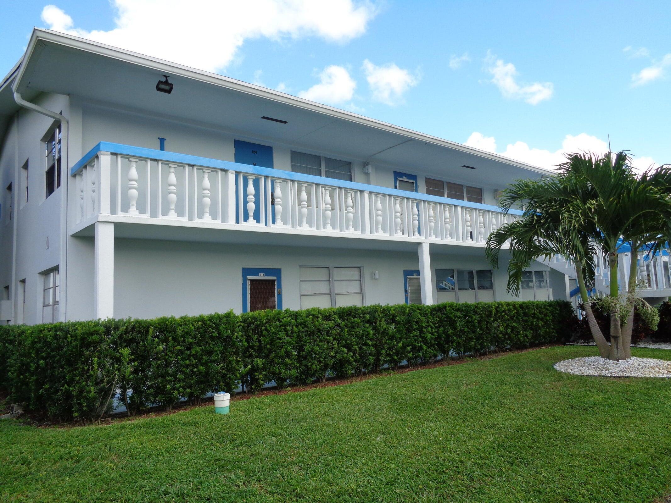 2BR – Condominium at 124 Oakridge #124