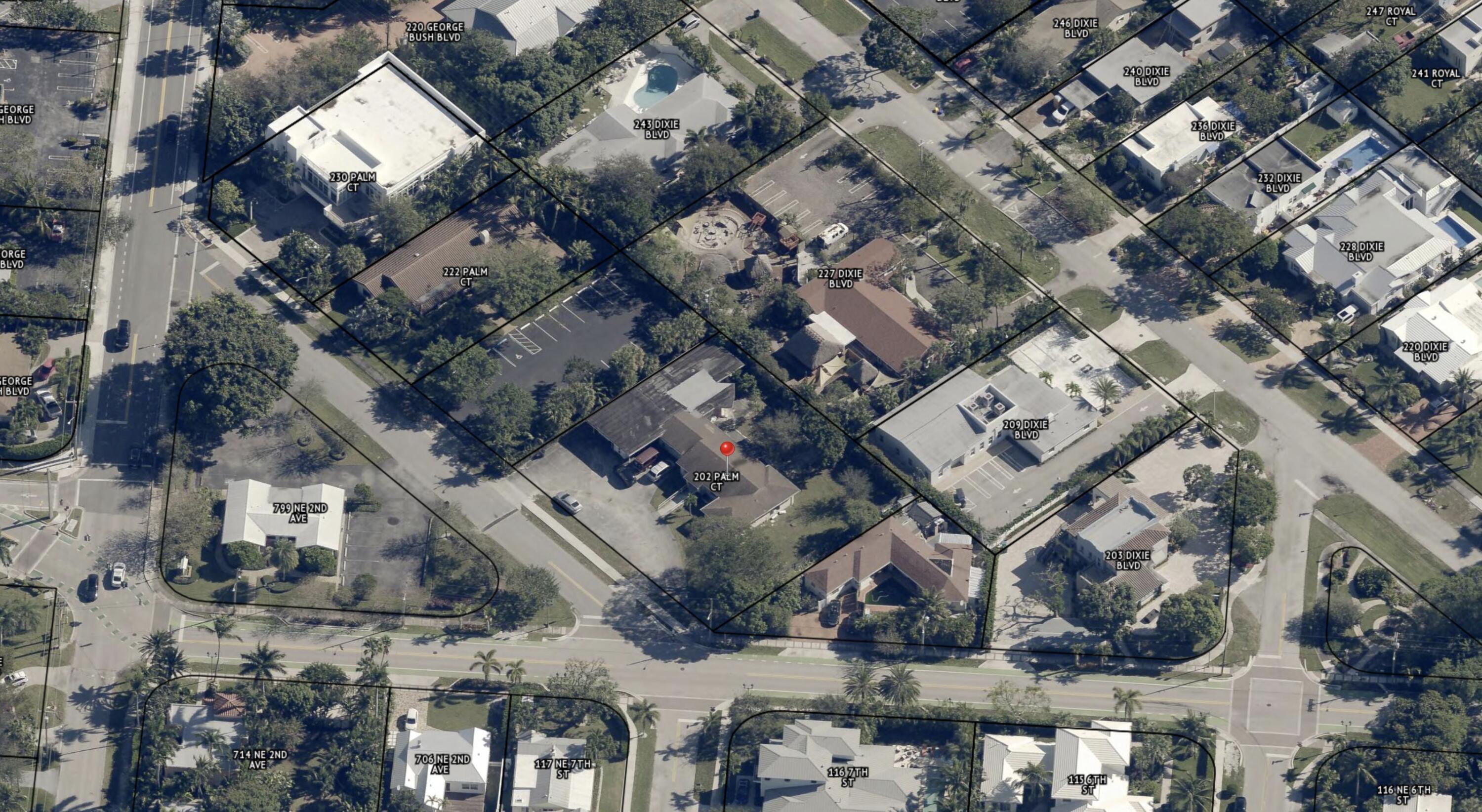 6BR – SingleFamilyResidence at 202 Palm Court