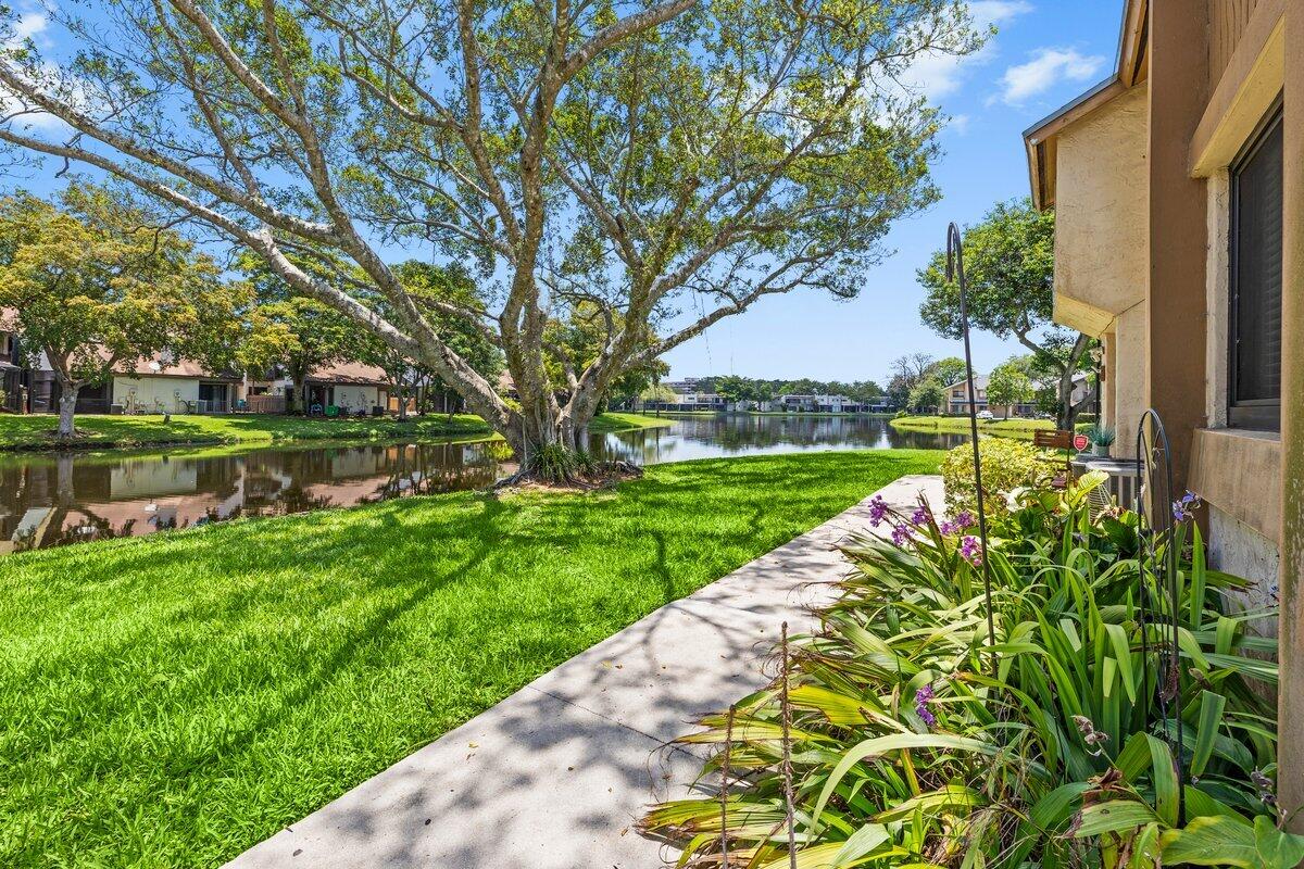 3BR – Condominium at 28 Wimbledon Lake Drive #222