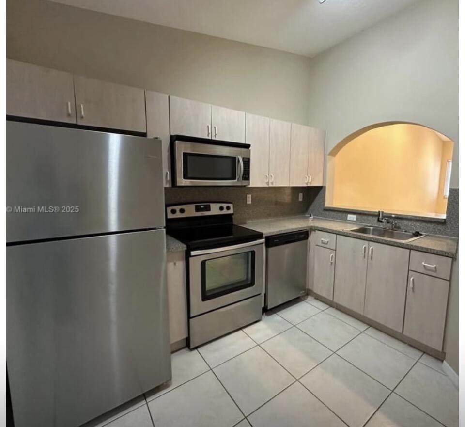 2BR – Condominium at 1250 SE 26th Street #204