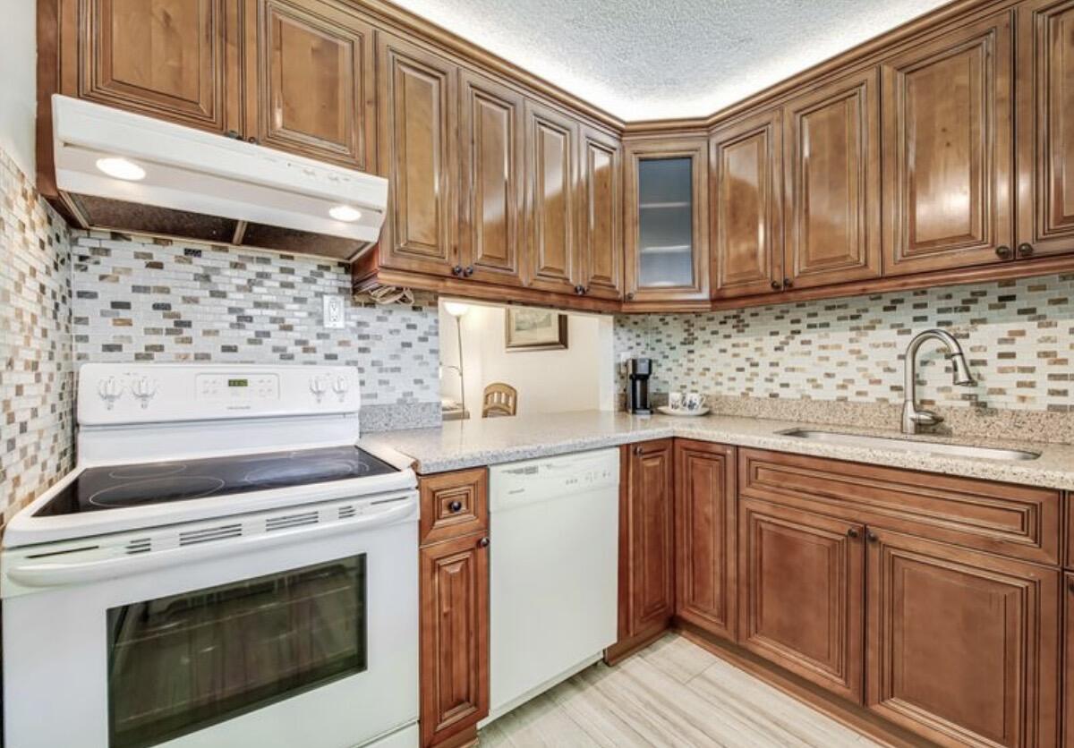 2BR – Condominium at 2855 Garden Drive S #102