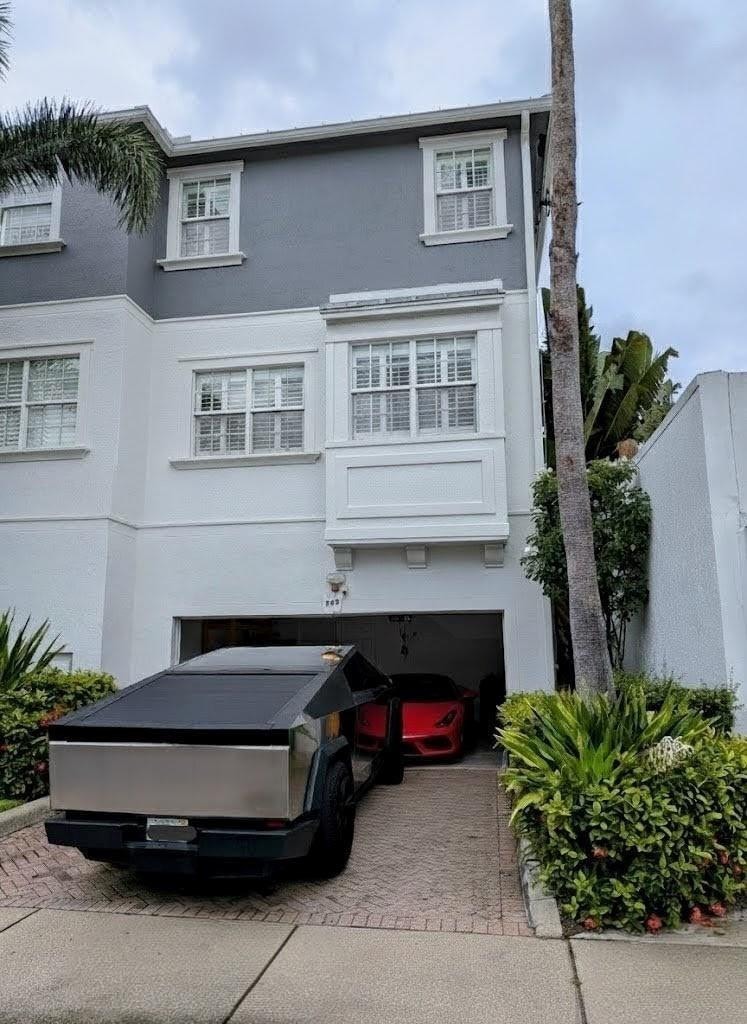 3BR – Townhouse at 290 NE 5th Avenue