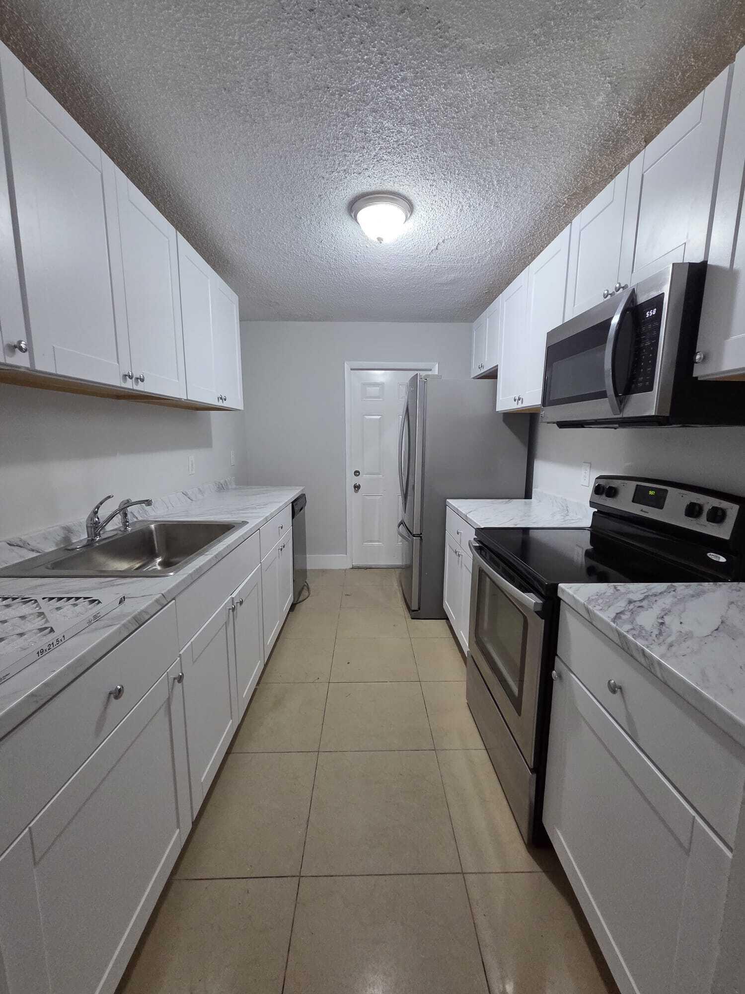 3BR – RNT at 18050 NW 41st Place