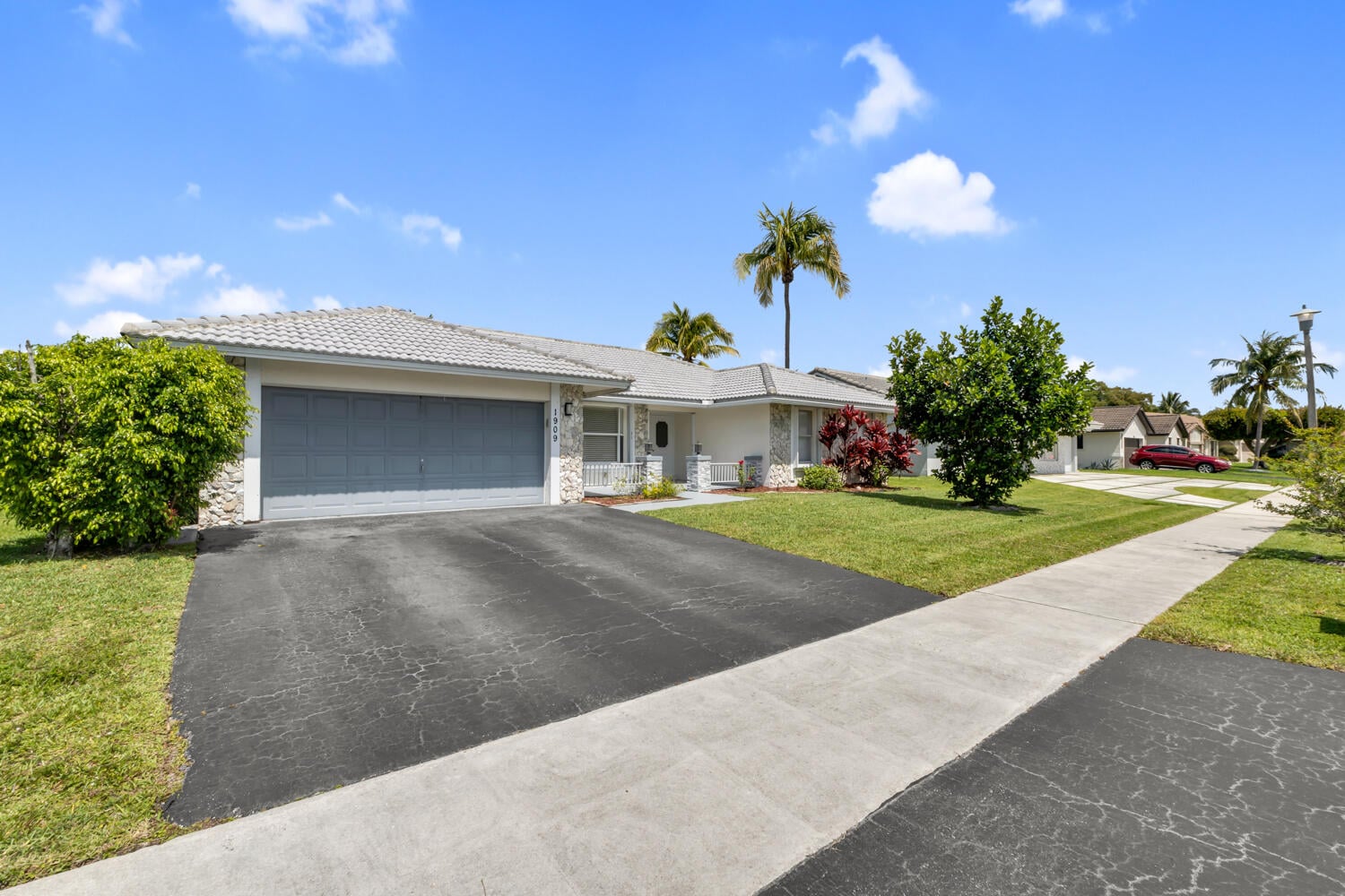 4BR – SingleFamilyResidence at 1909 NW 80th Avenue
