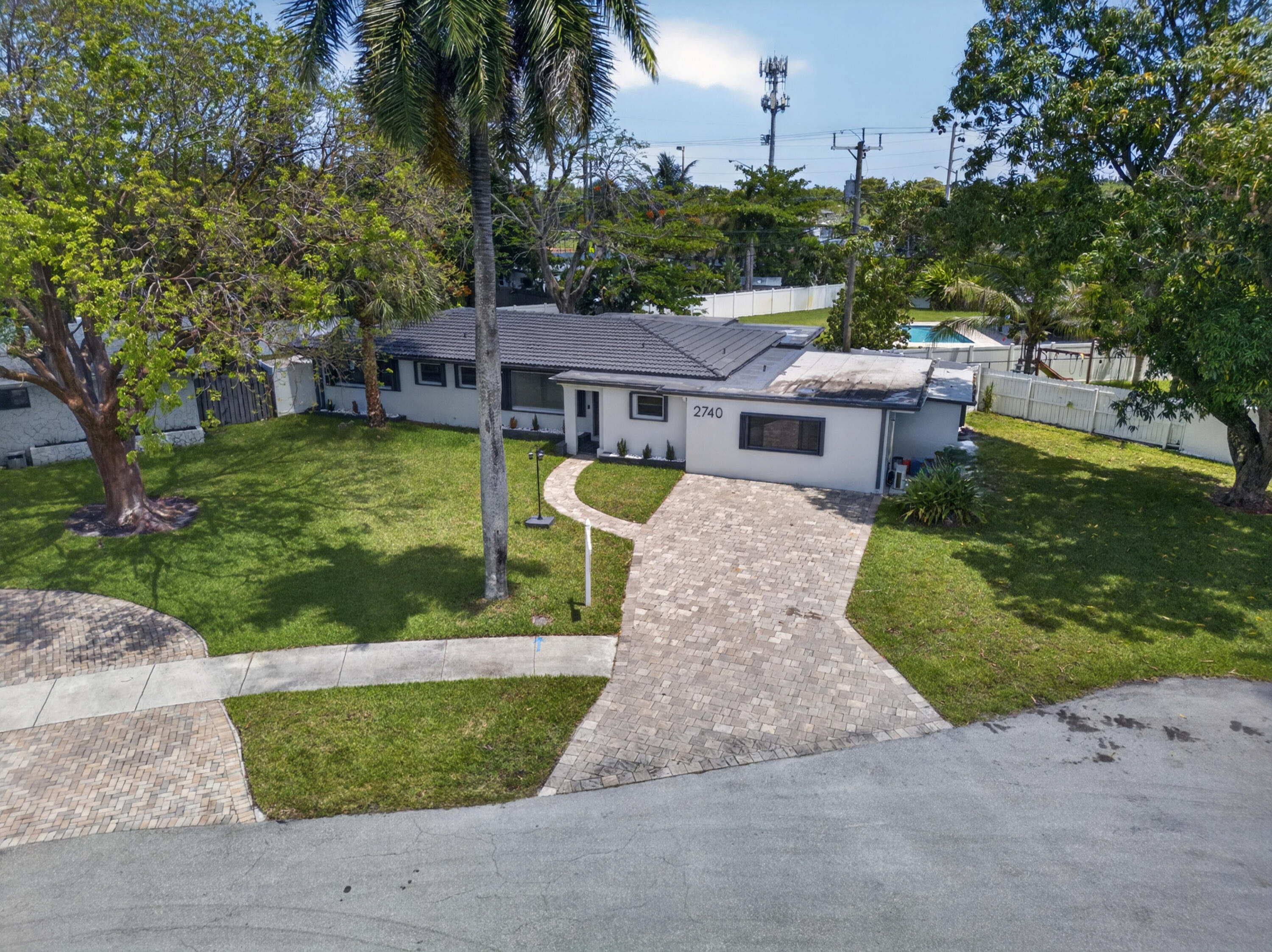 4BR – SingleFamilyResidence at 2740 NW 9th Lane