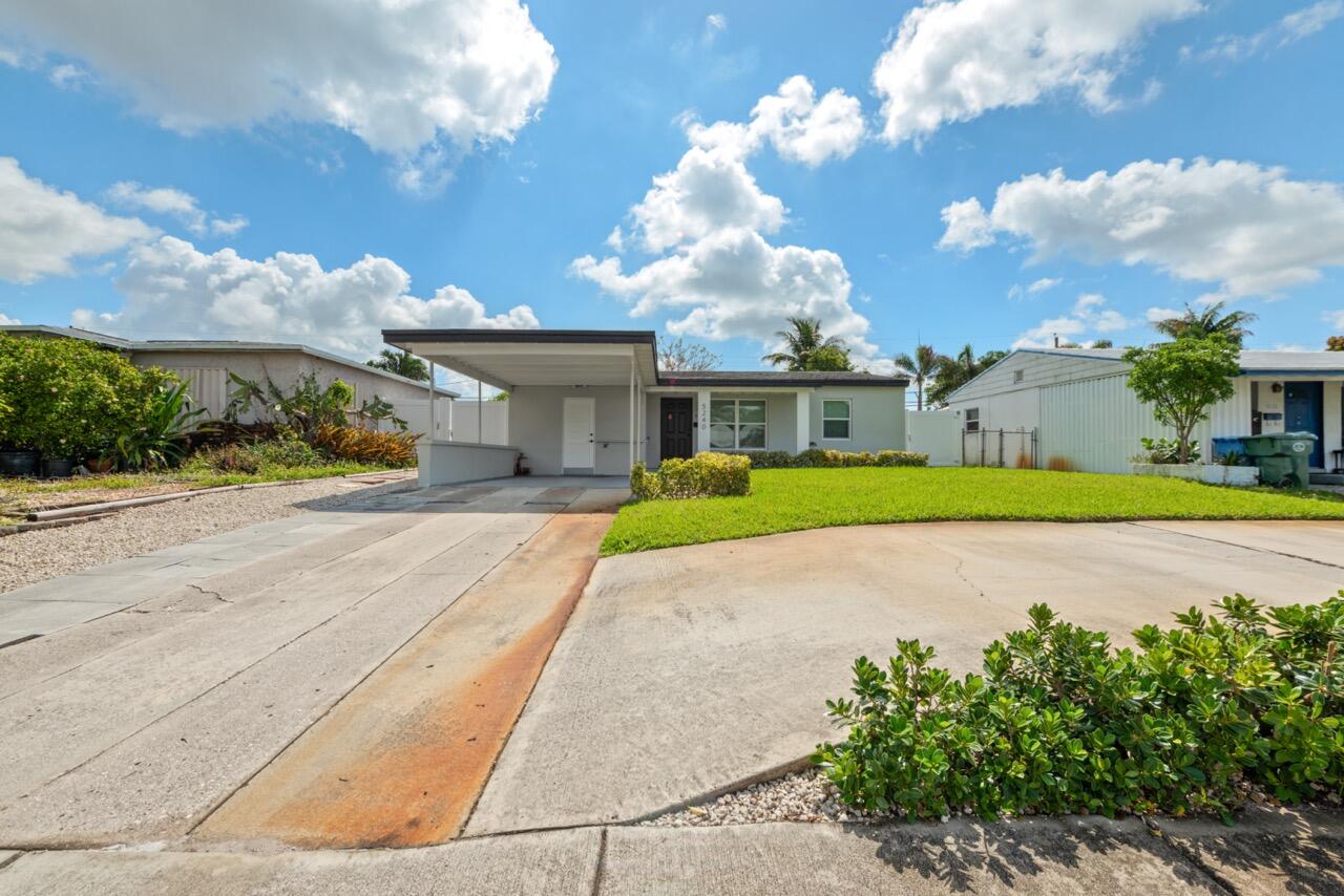 3BR – SingleFamilyResidence at 5240 NE 3rd Terrace