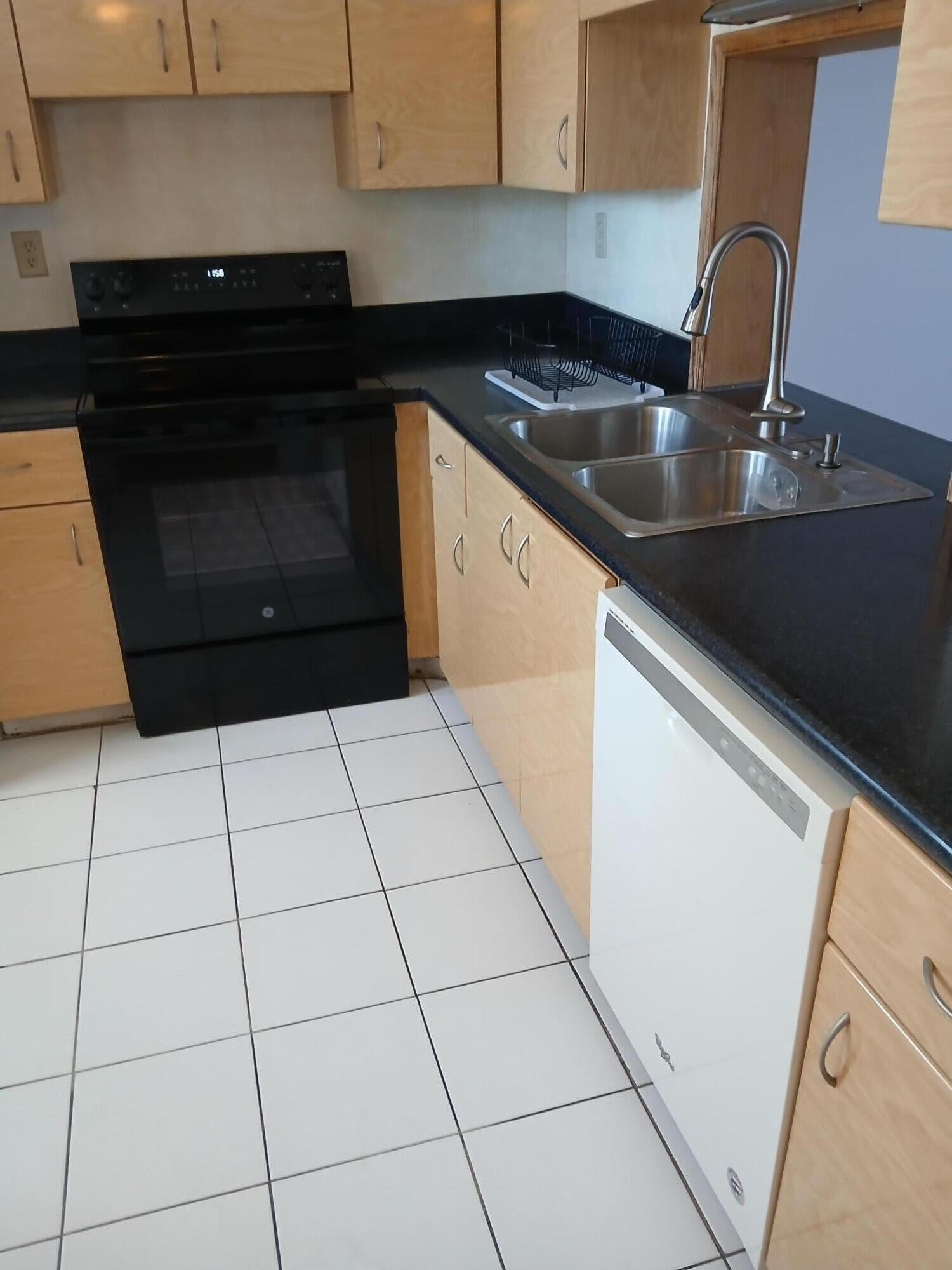 1BR – Condominium at 1893 S Ocean Drive #311